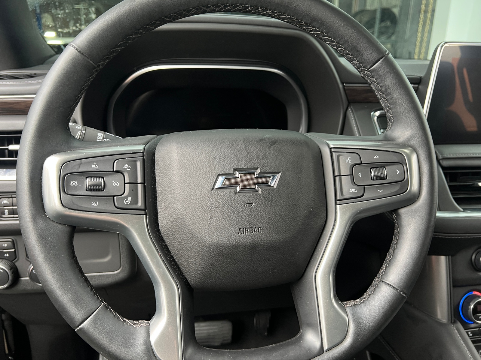 Thumbnail: 2023 Chevrolet Tahoe - 4