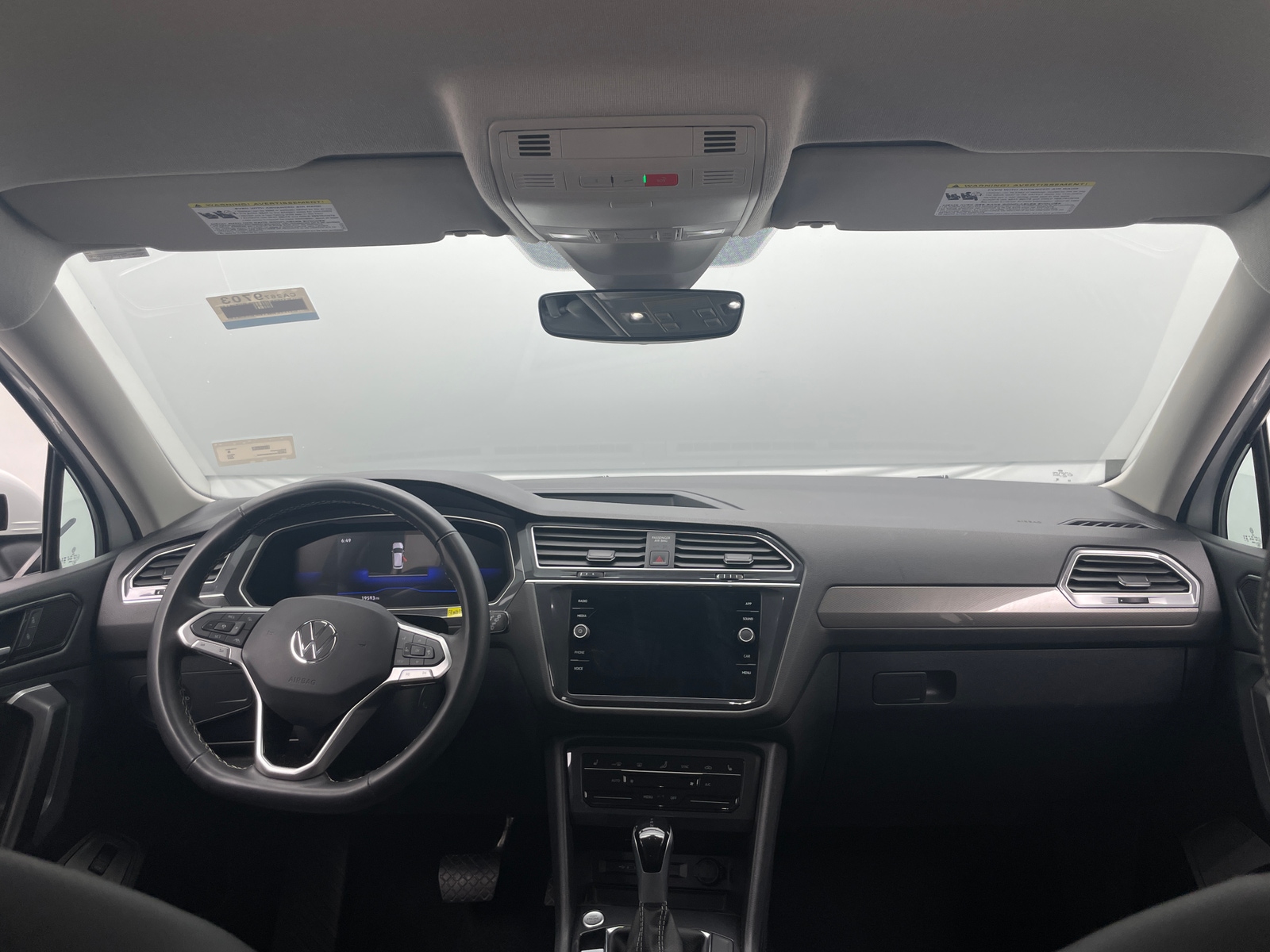Thumbnail: 2024 Volkswagen Tiguan - 2