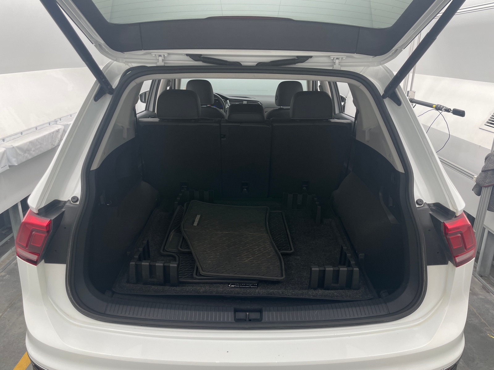 Thumbnail: 2024 Volkswagen Tiguan - 6