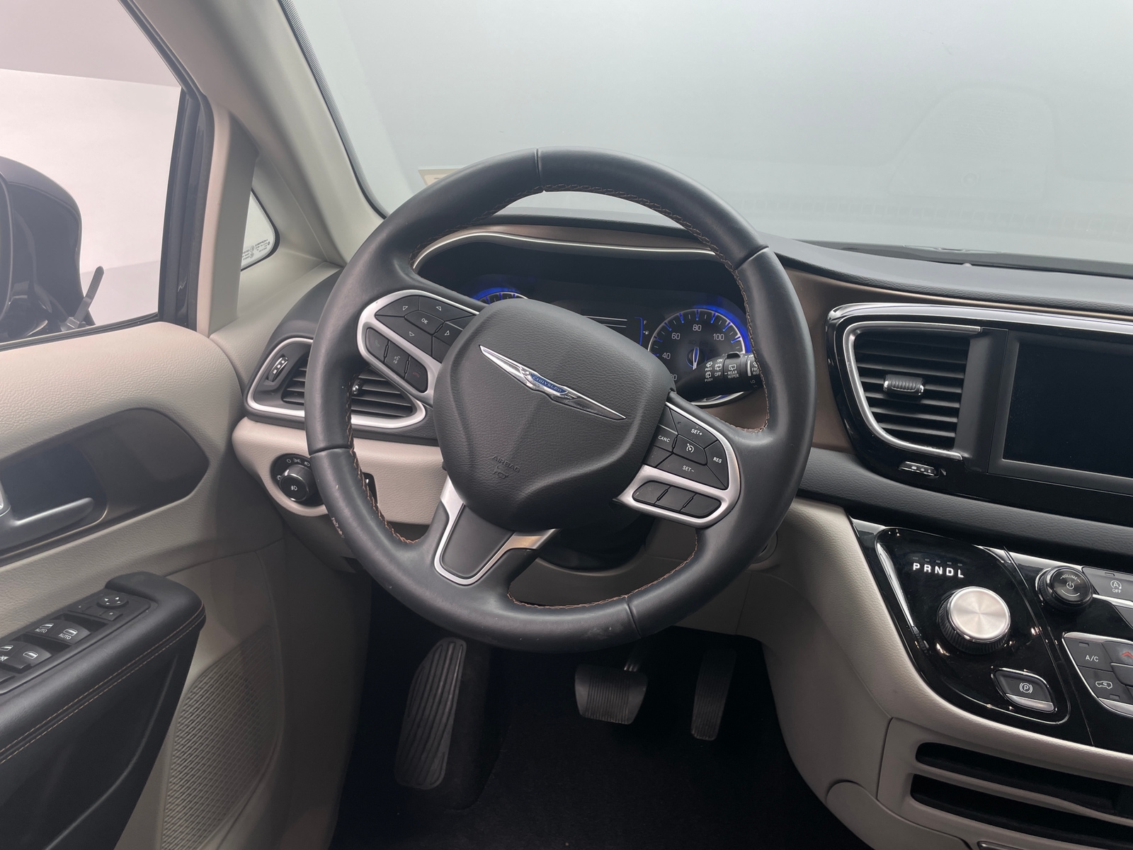 Thumbnail: 2018 Chrysler Pacifica - 4