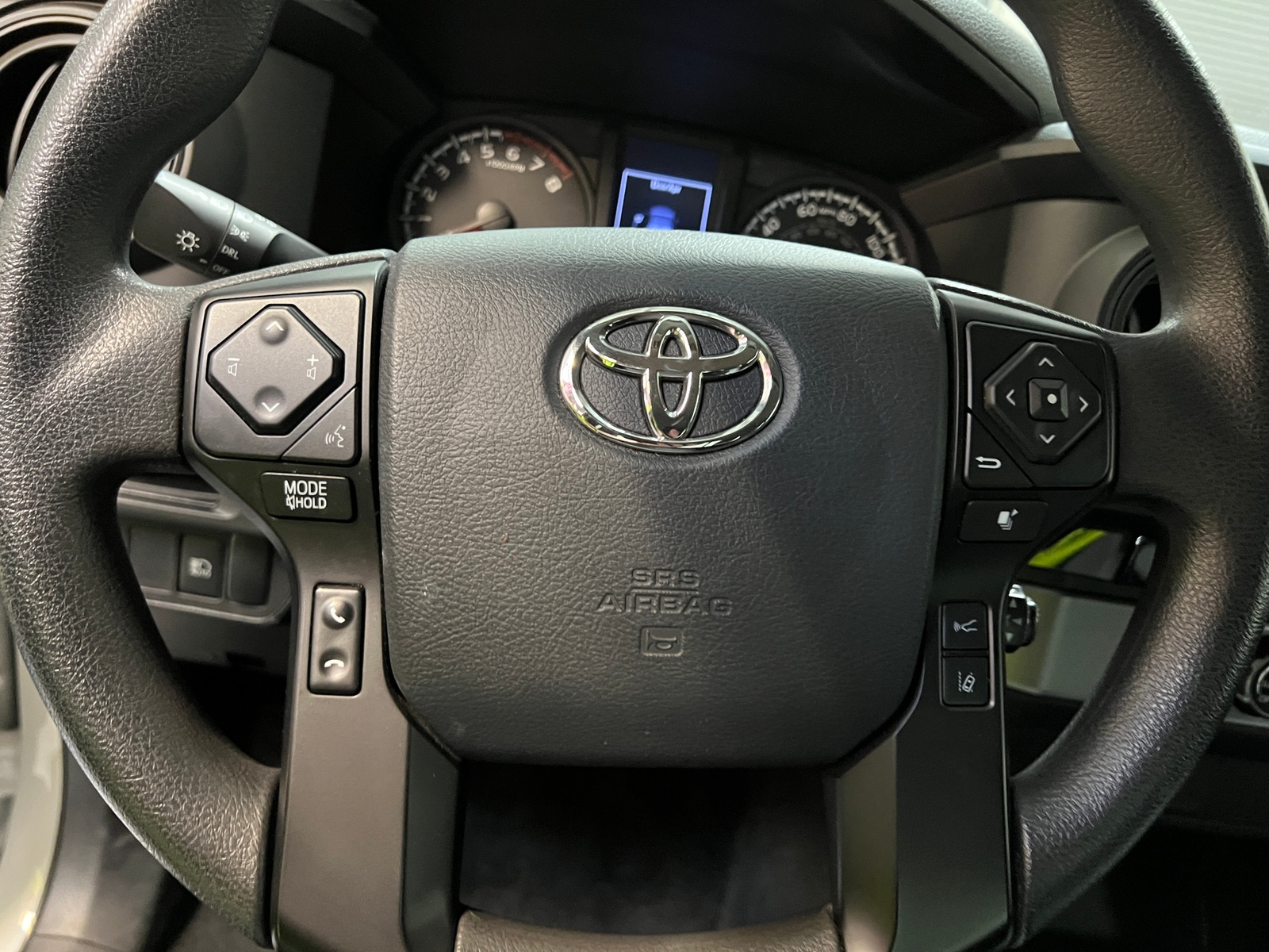 Thumbnail: 2018 Toyota Tacoma - 5