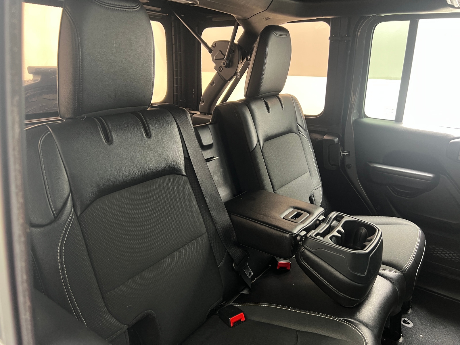 Thumbnail: 2020 Jeep Wrangler - 6