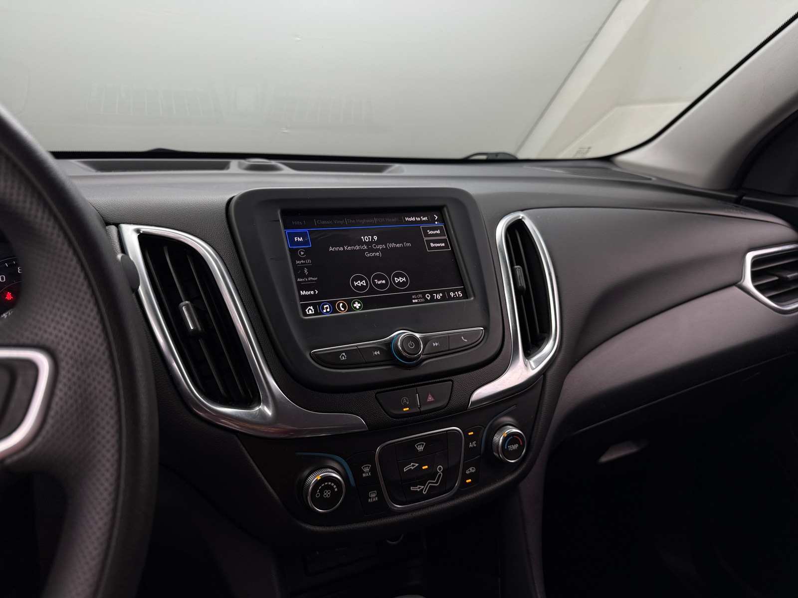 Thumbnail: 2022 Chevrolet Equinox - 4
