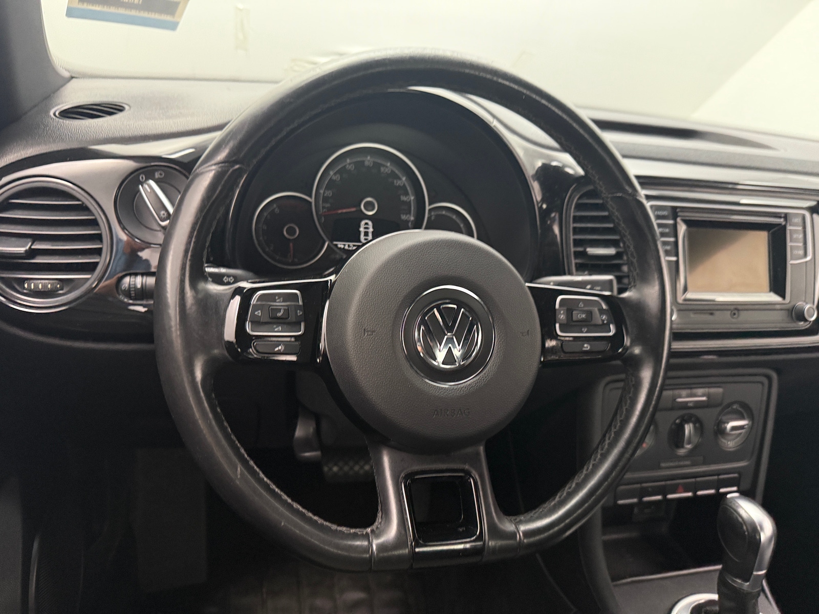 Thumbnail: 2018 Volkswagen Beetle - 5