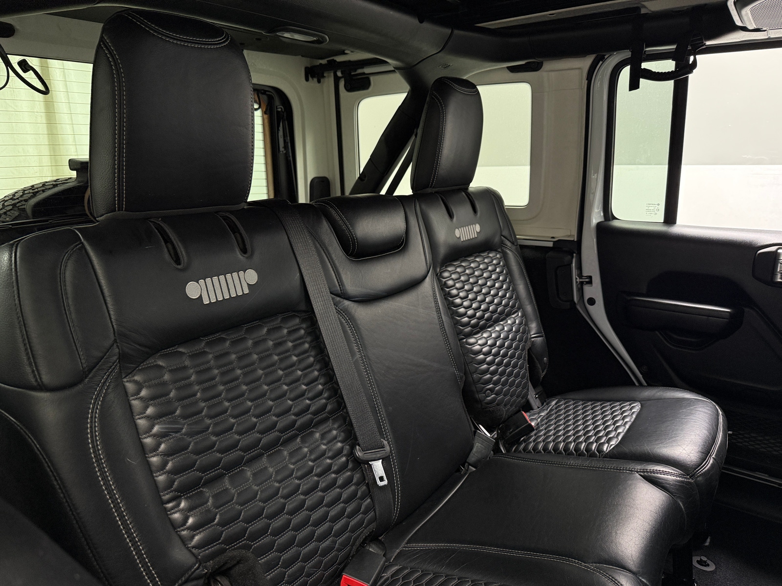 Thumbnail: 2021 Jeep Wrangler - 6