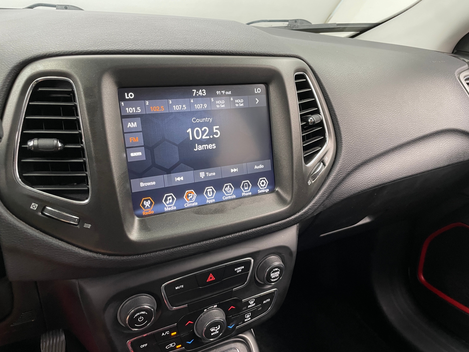 Thumbnail: 2018 Jeep Compass - 3