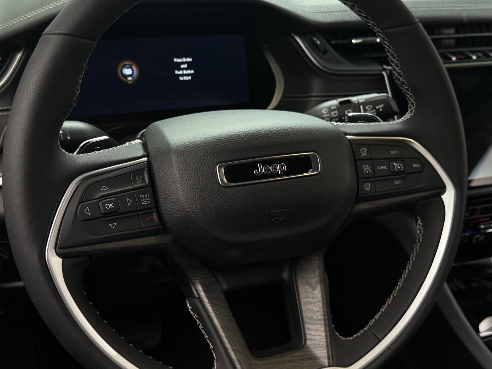 Thumbnail: 2024 Jeep Grand Cherokee L - 4