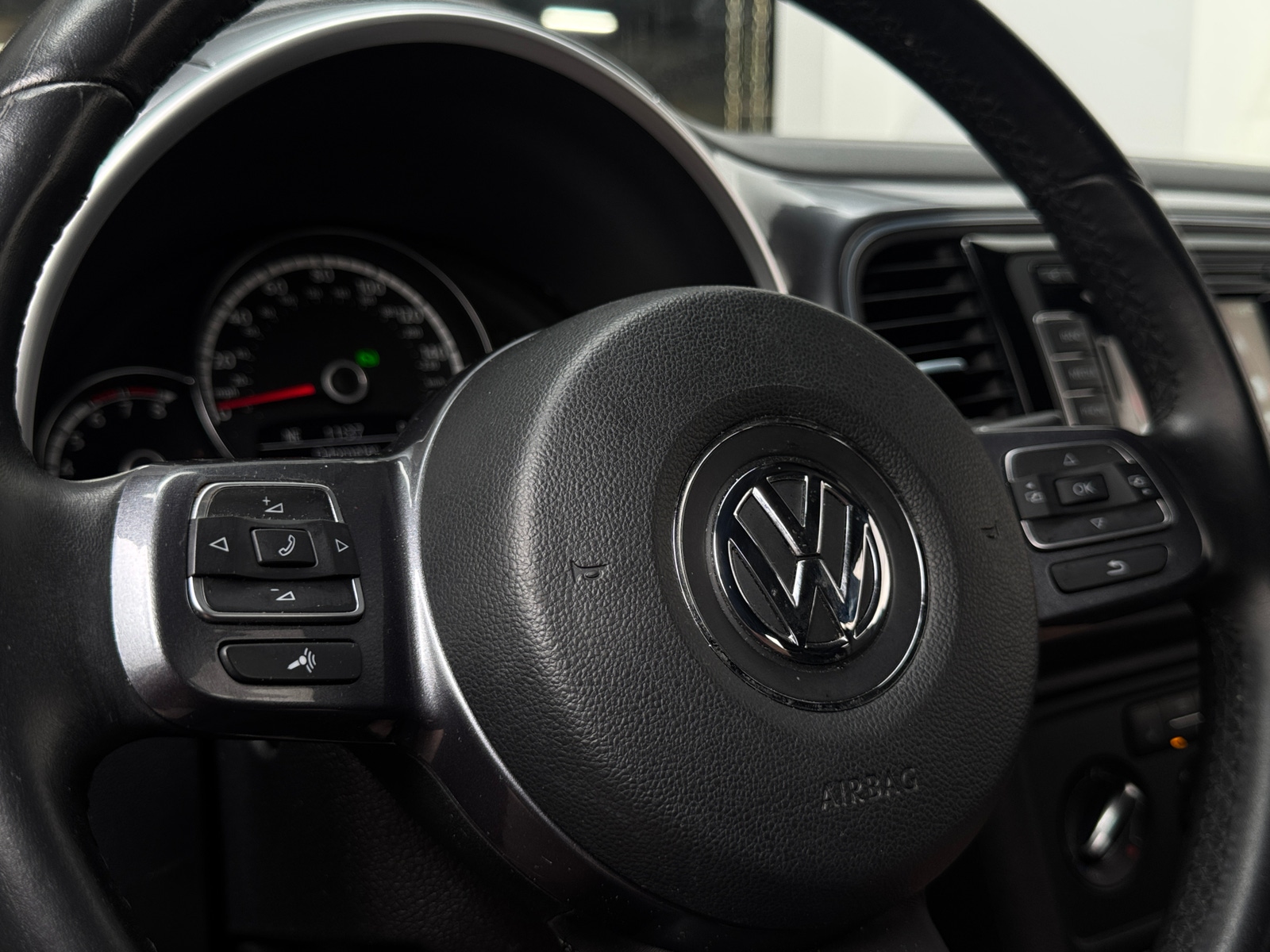 Thumbnail: 2013 Volkswagen Beetle - 5