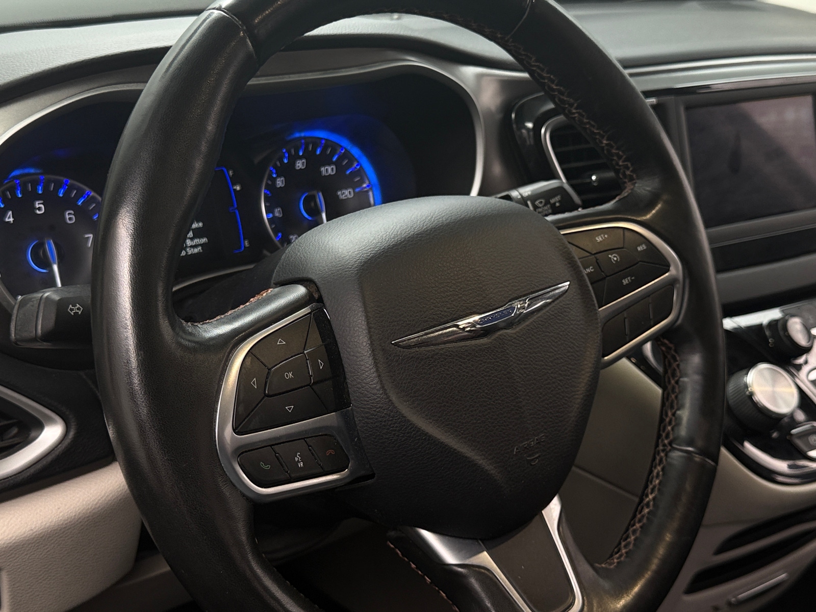 Thumbnail: 2020 Chrysler Pacifica - 4