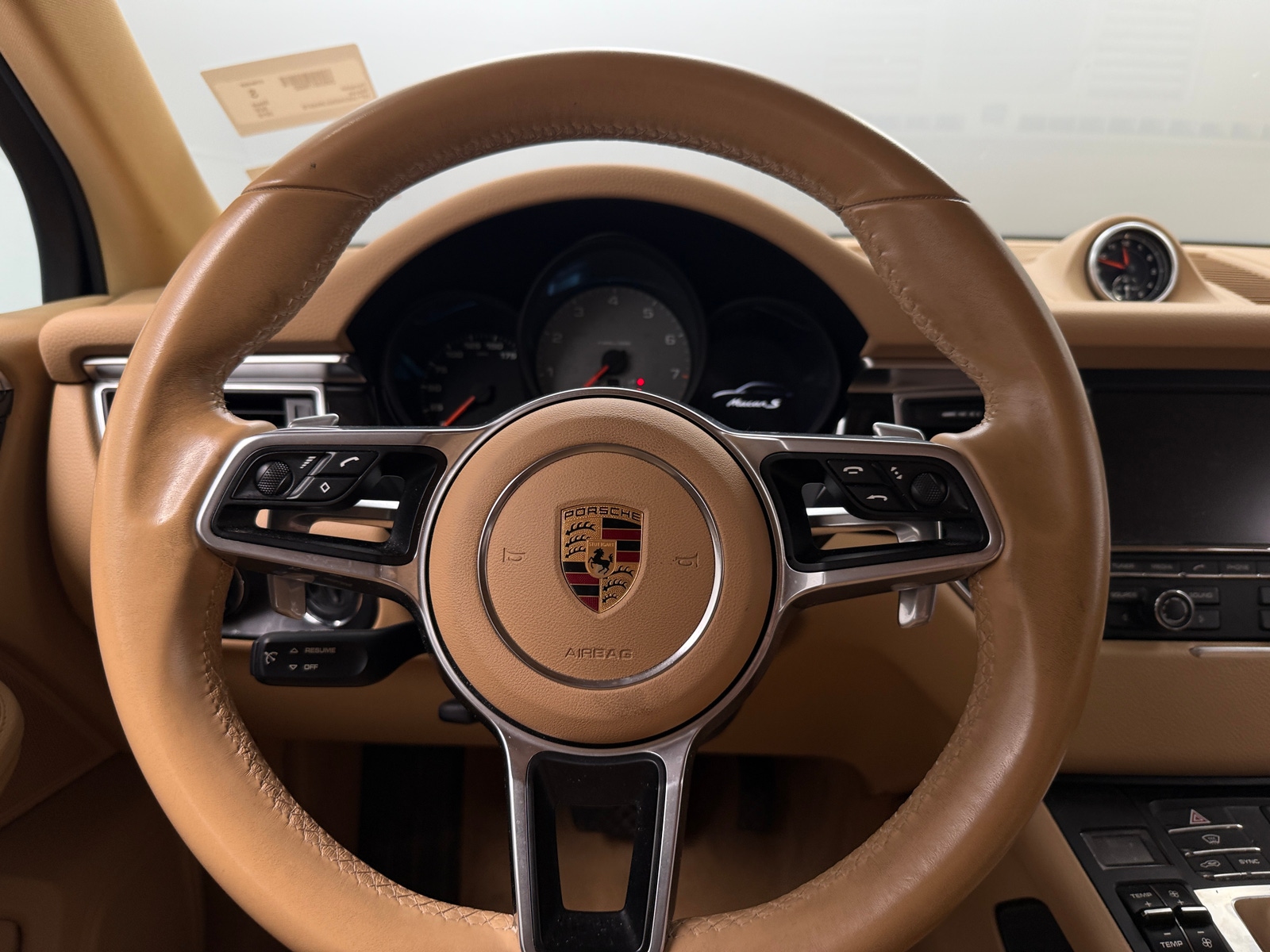 Thumbnail: 2016 Porsche Macan - 4