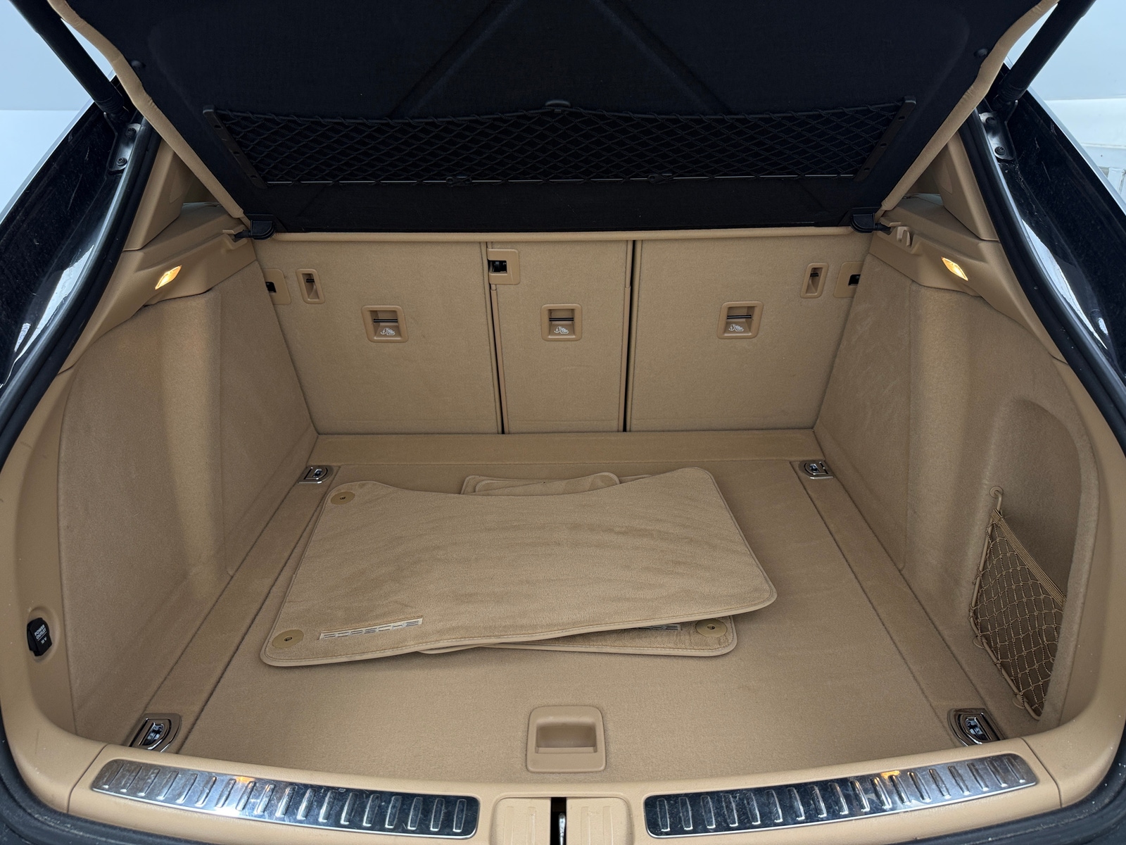 Thumbnail: 2016 Porsche Macan - 6