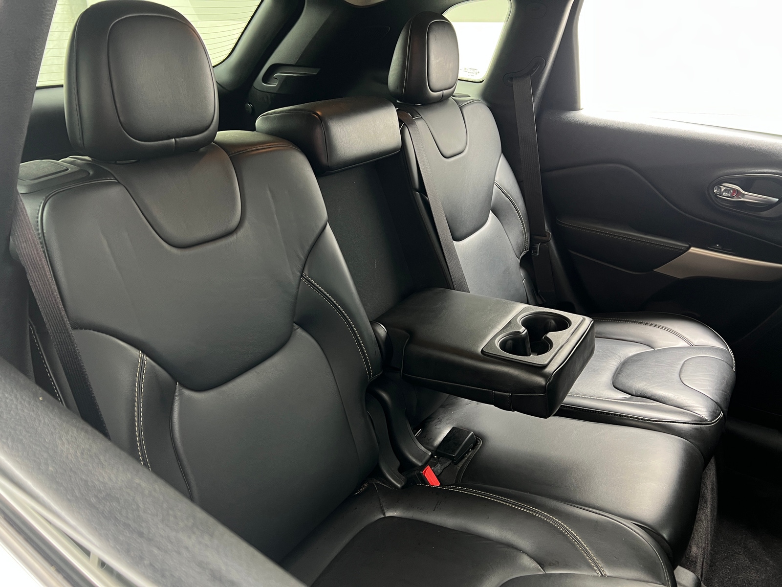 Thumbnail: 2018 Jeep Cherokee - 5