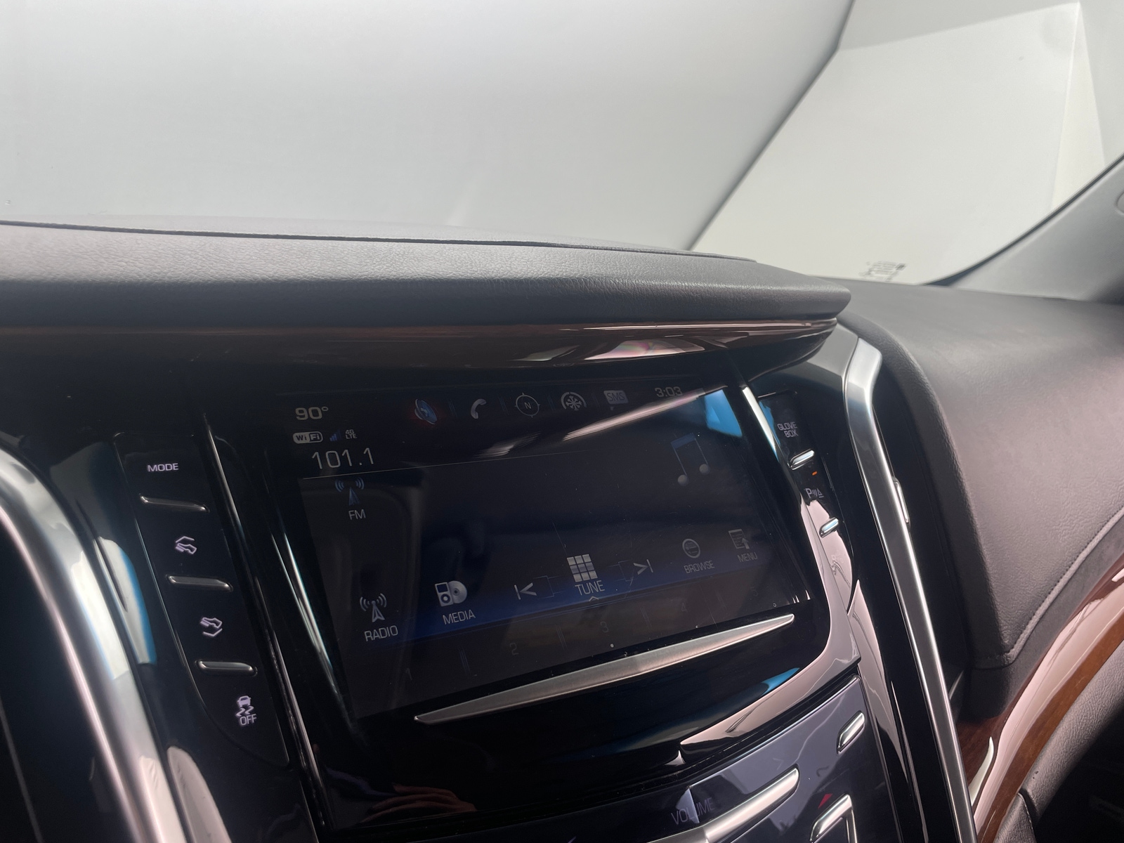 Thumbnail: 2018 Cadillac Escalade - 3