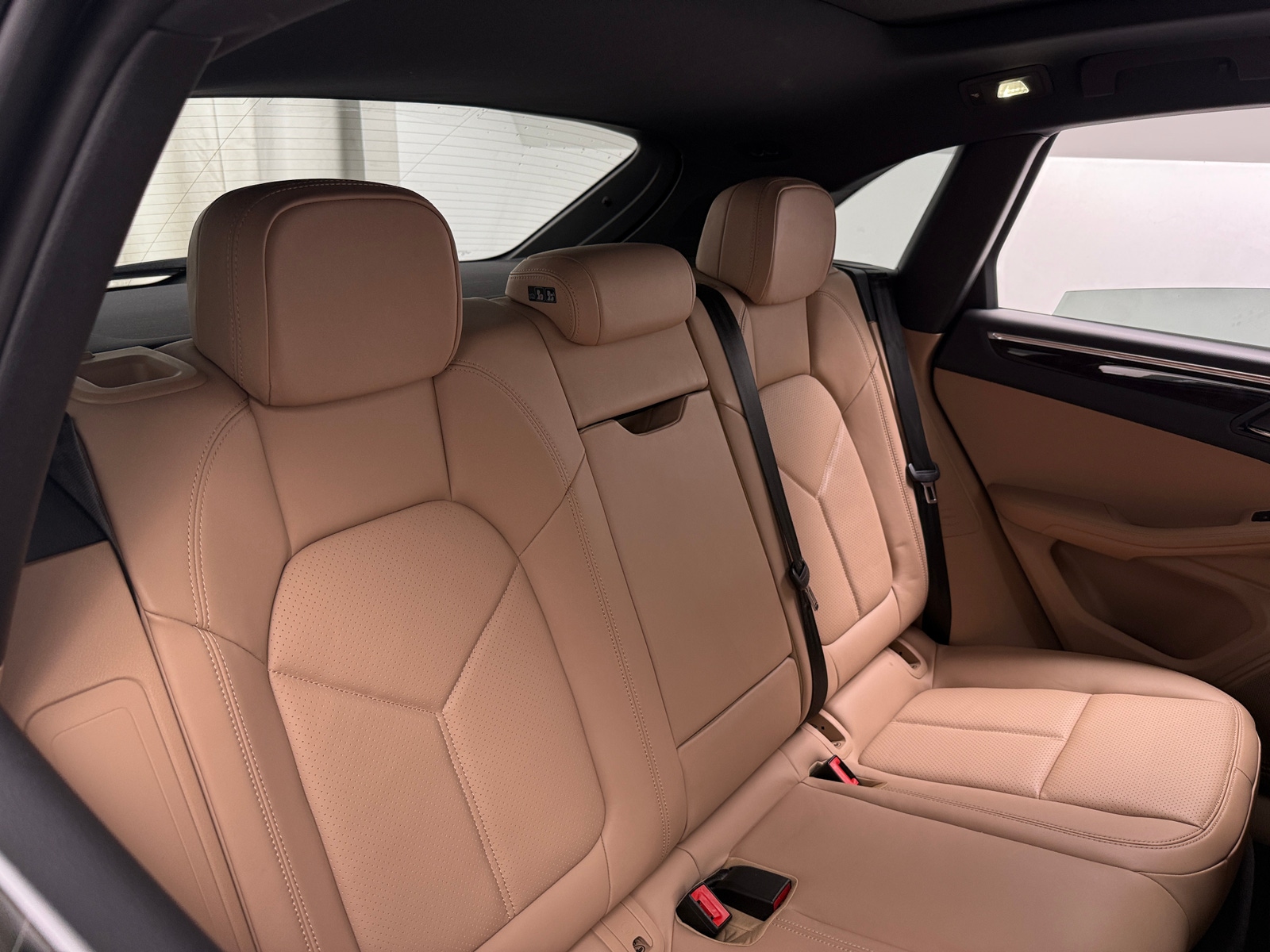 Thumbnail: 2022 Porsche Macan - 5