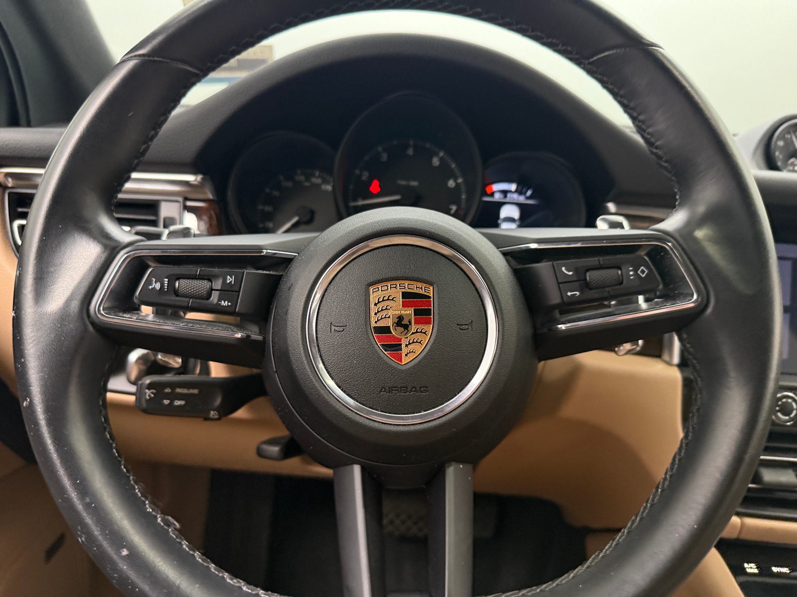 Thumbnail: 2022 Porsche Macan - 4