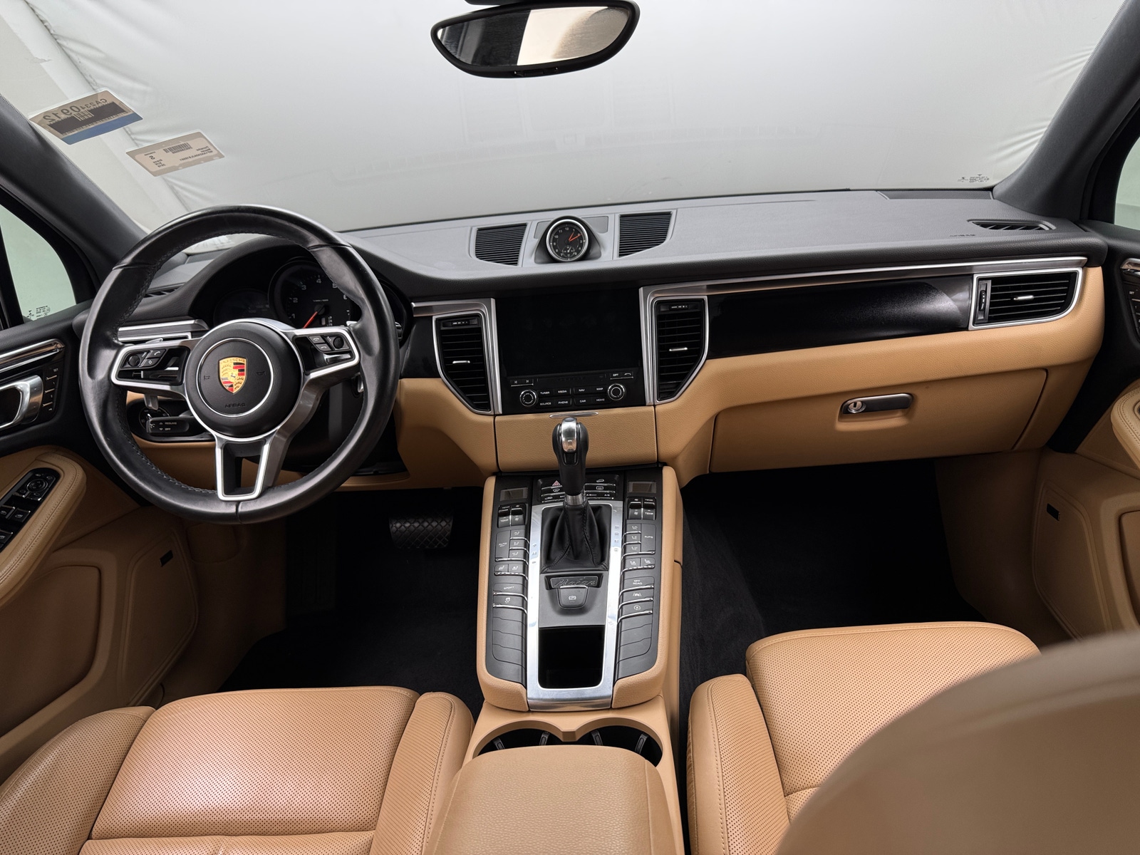 Thumbnail: 2018 Porsche Macan - 2