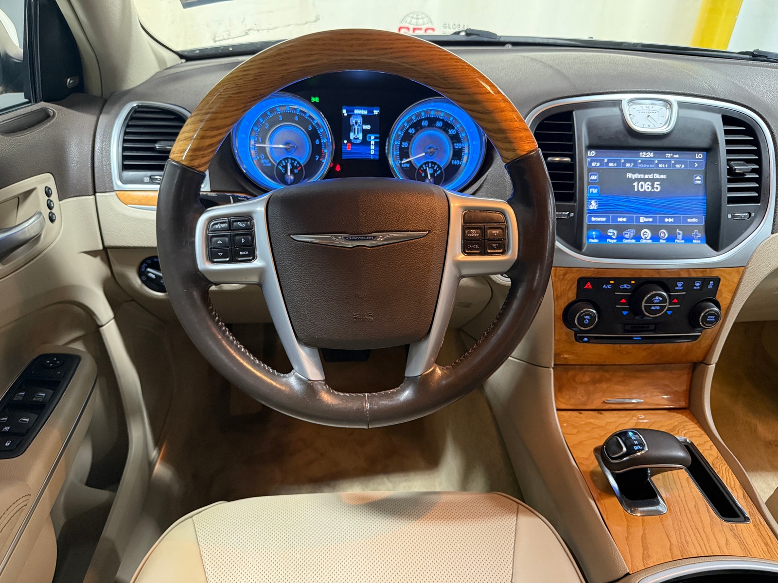 Thumbnail: 2014 Chrysler 300 - 5