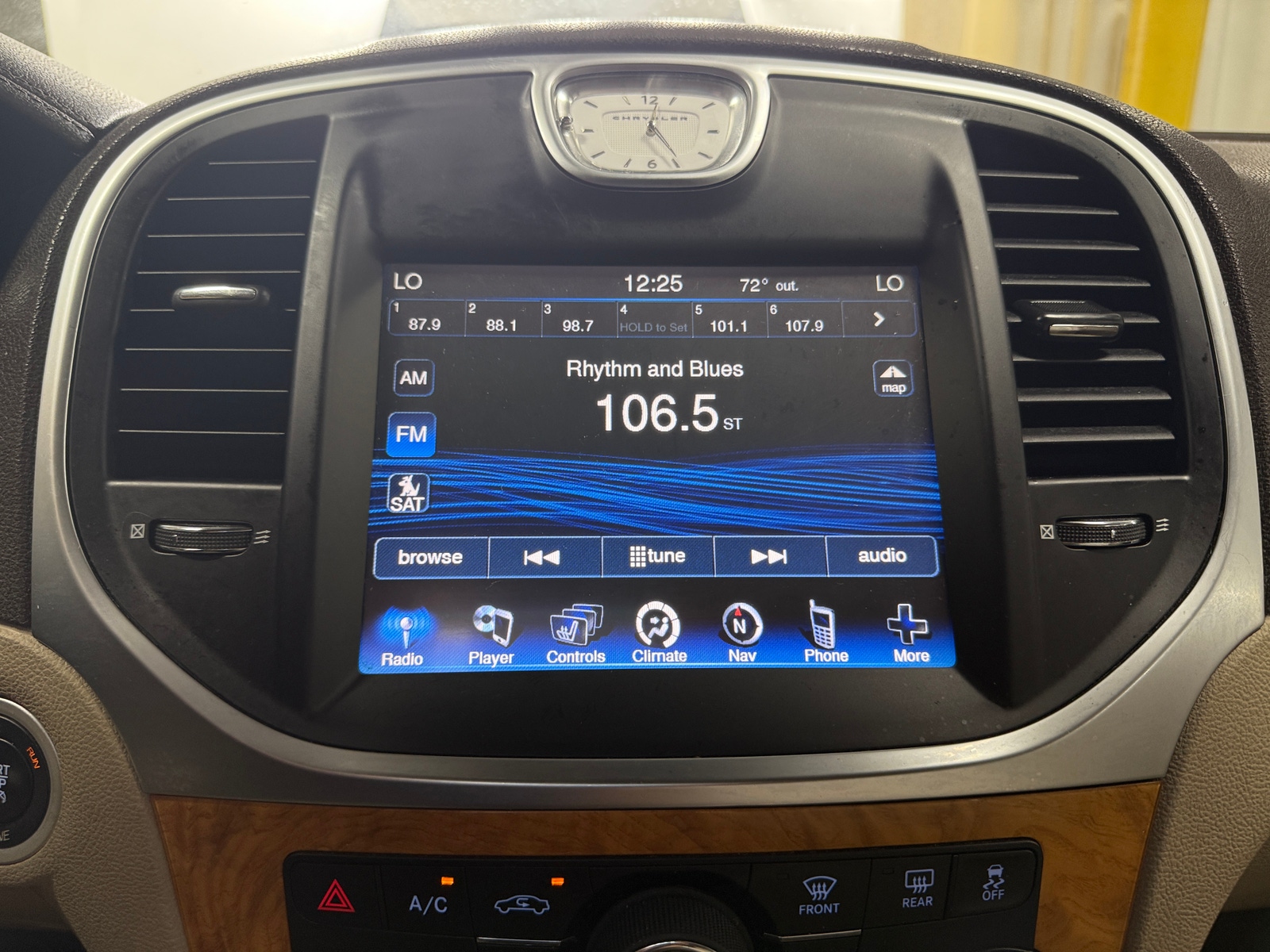 Thumbnail: 2014 Chrysler 300 - 4