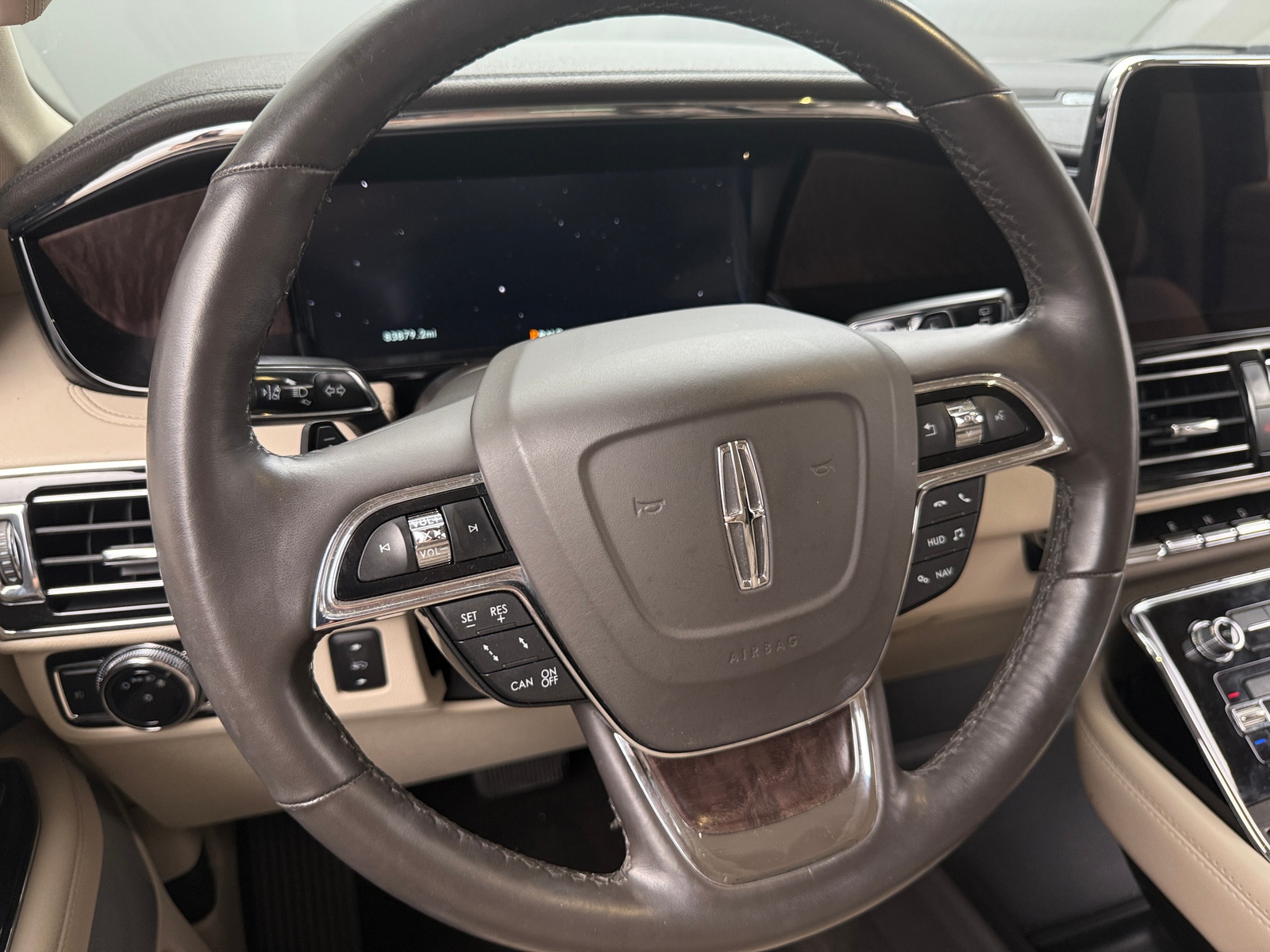 Thumbnail: 2021 Lincoln Navigator - 4
