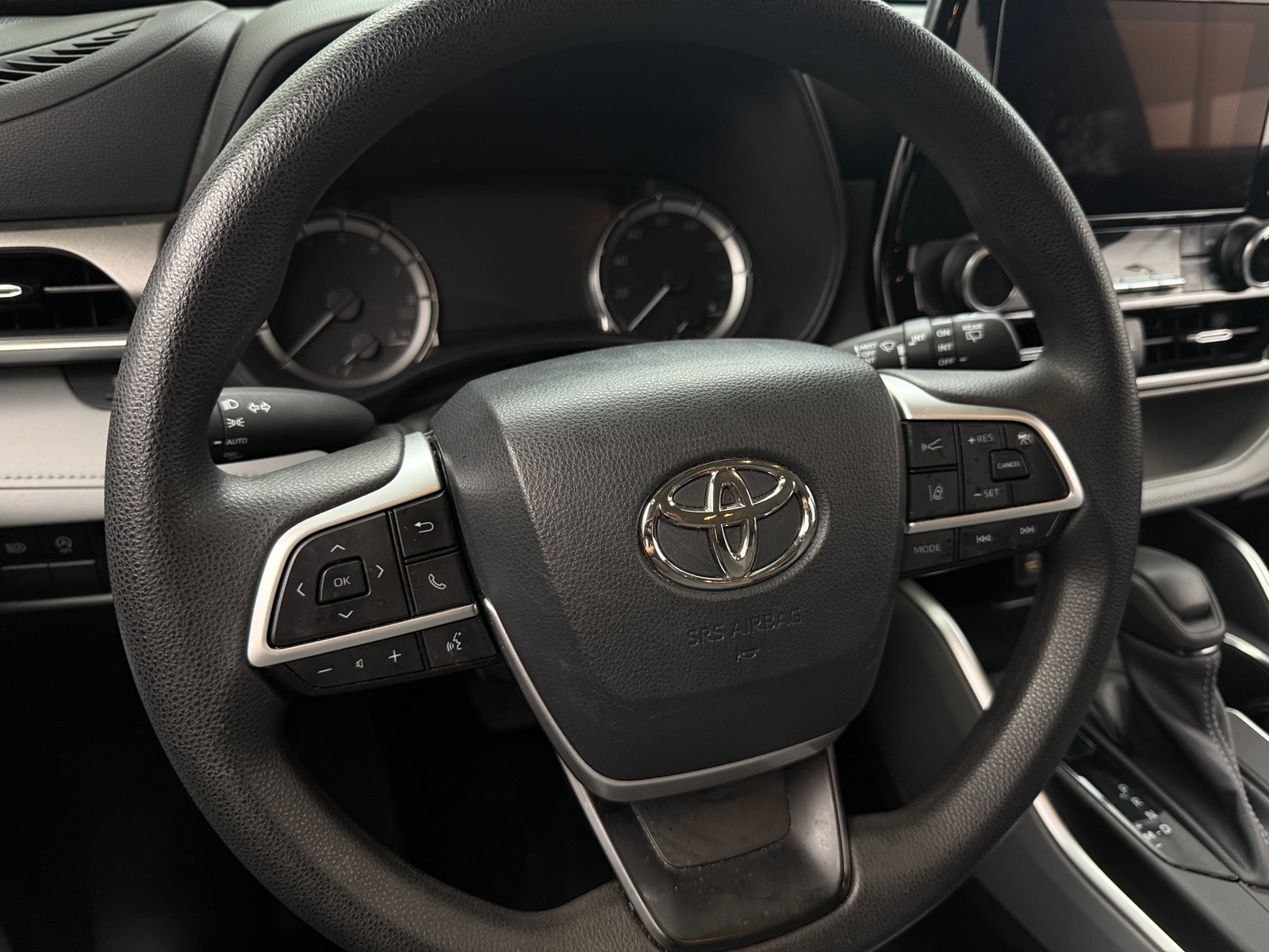 Thumbnail: 2023 Toyota Highlander - 5