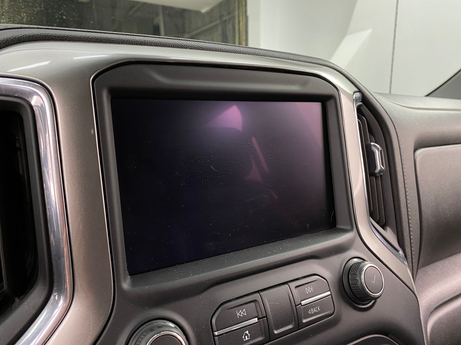 Thumbnail: 2020 Chevrolet Silverado 1500 - 3