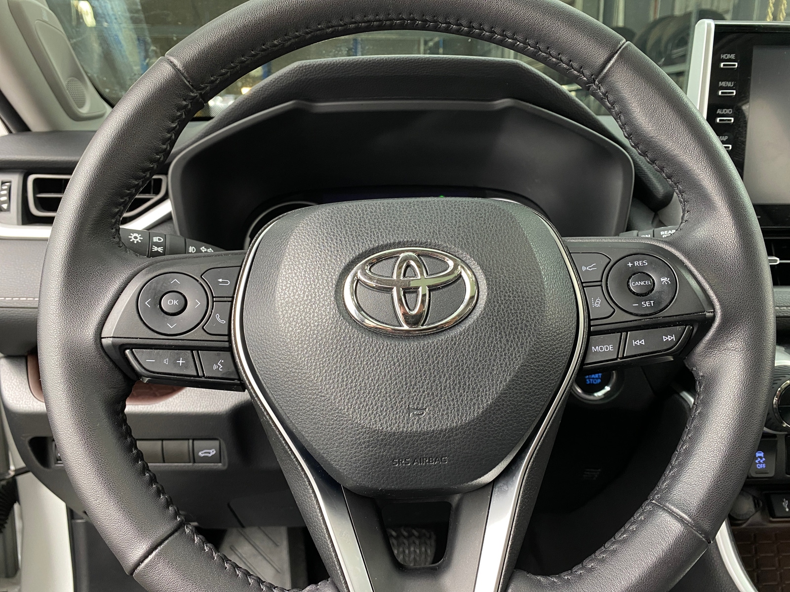 Thumbnail: 2022 Toyota RAV4 - 4
