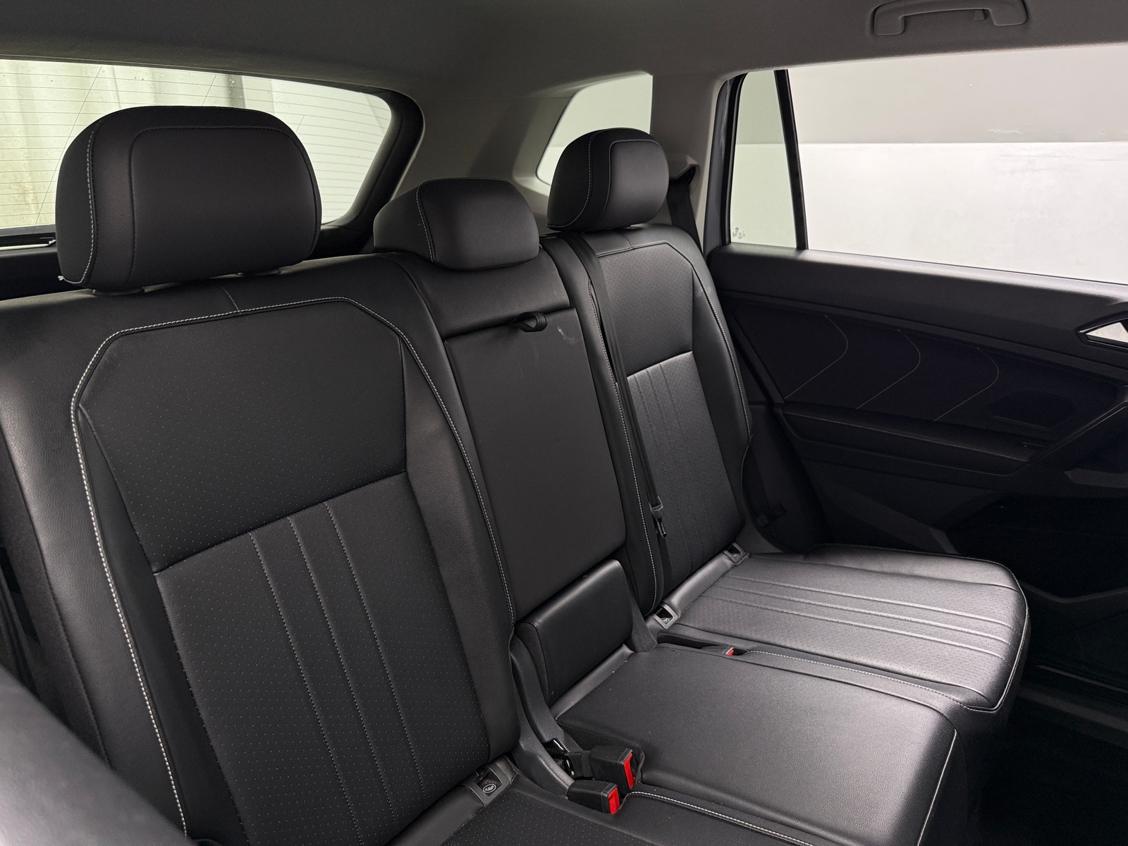 Thumbnail: 2022 Volkswagen Tiguan - 6