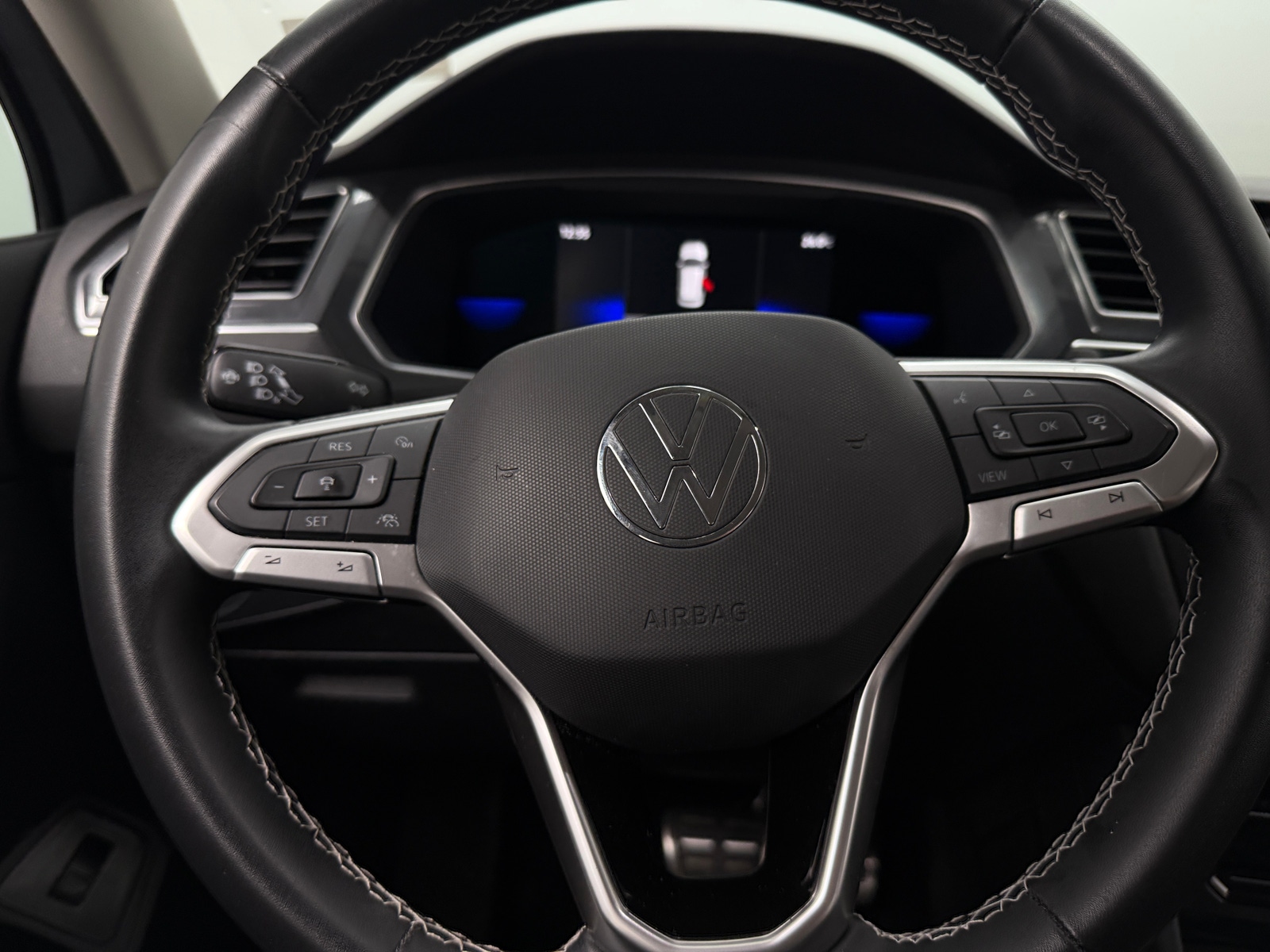 Thumbnail: 2022 Volkswagen Tiguan - 5