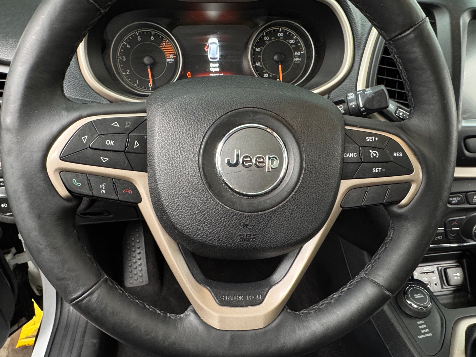 Thumbnail: 2016 Jeep Cherokee - 4