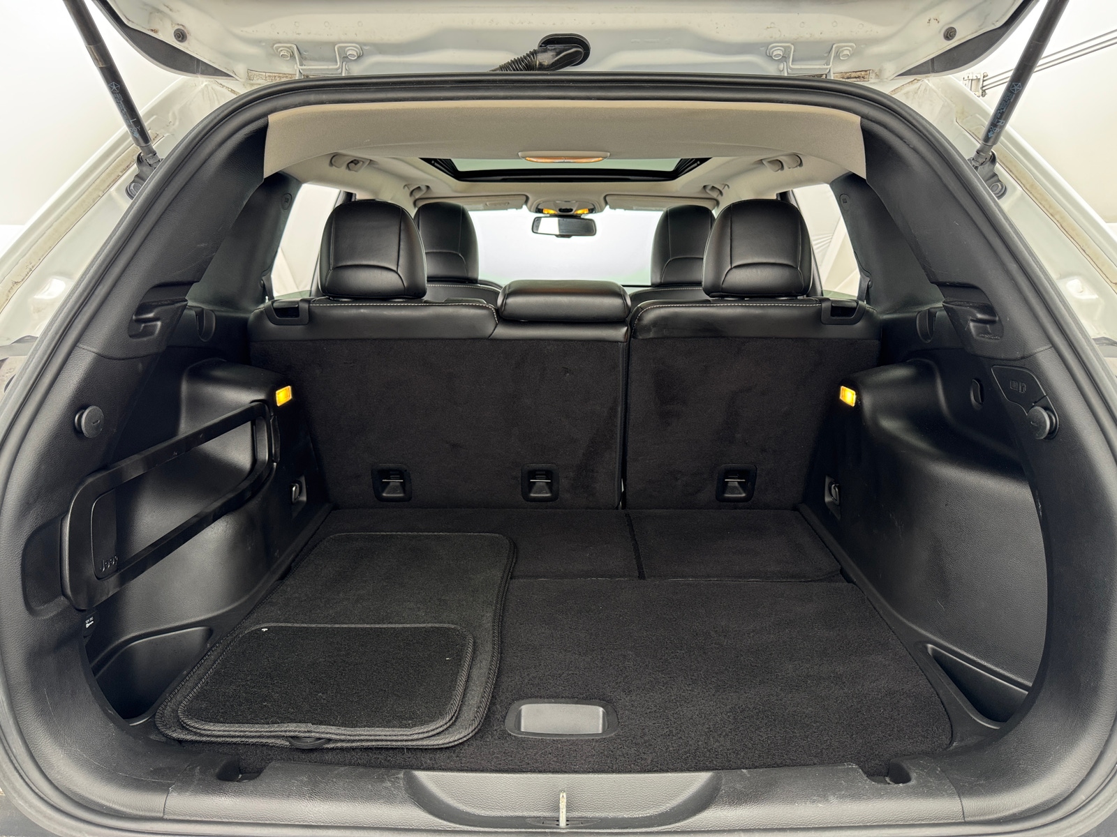 Thumbnail: 2016 Jeep Cherokee - 6