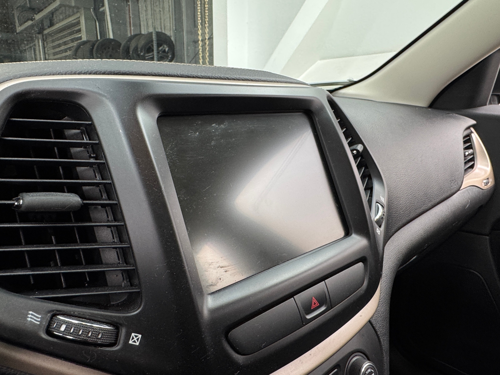 Thumbnail: 2016 Jeep Cherokee - 3