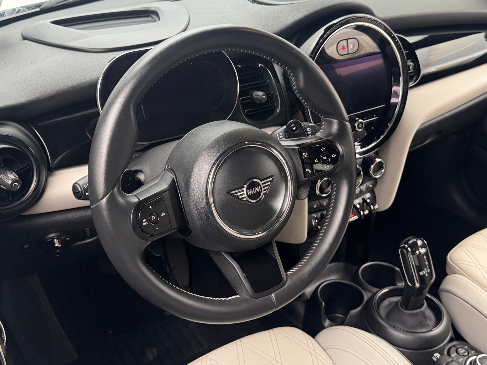 Thumbnail: 2023 MINI Cooper Hardtop - 4