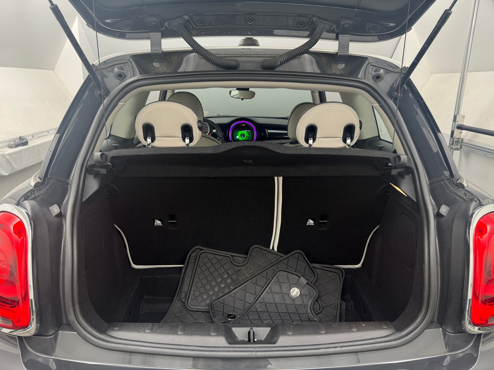 Thumbnail: 2019 MINI Cooper Hardtop - 6