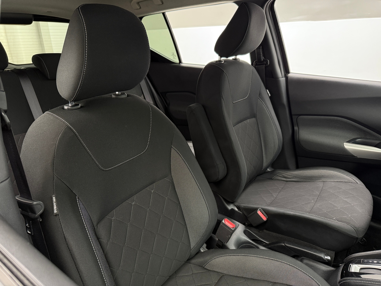 Thumbnail: 2019 Nissan Kicks - 2