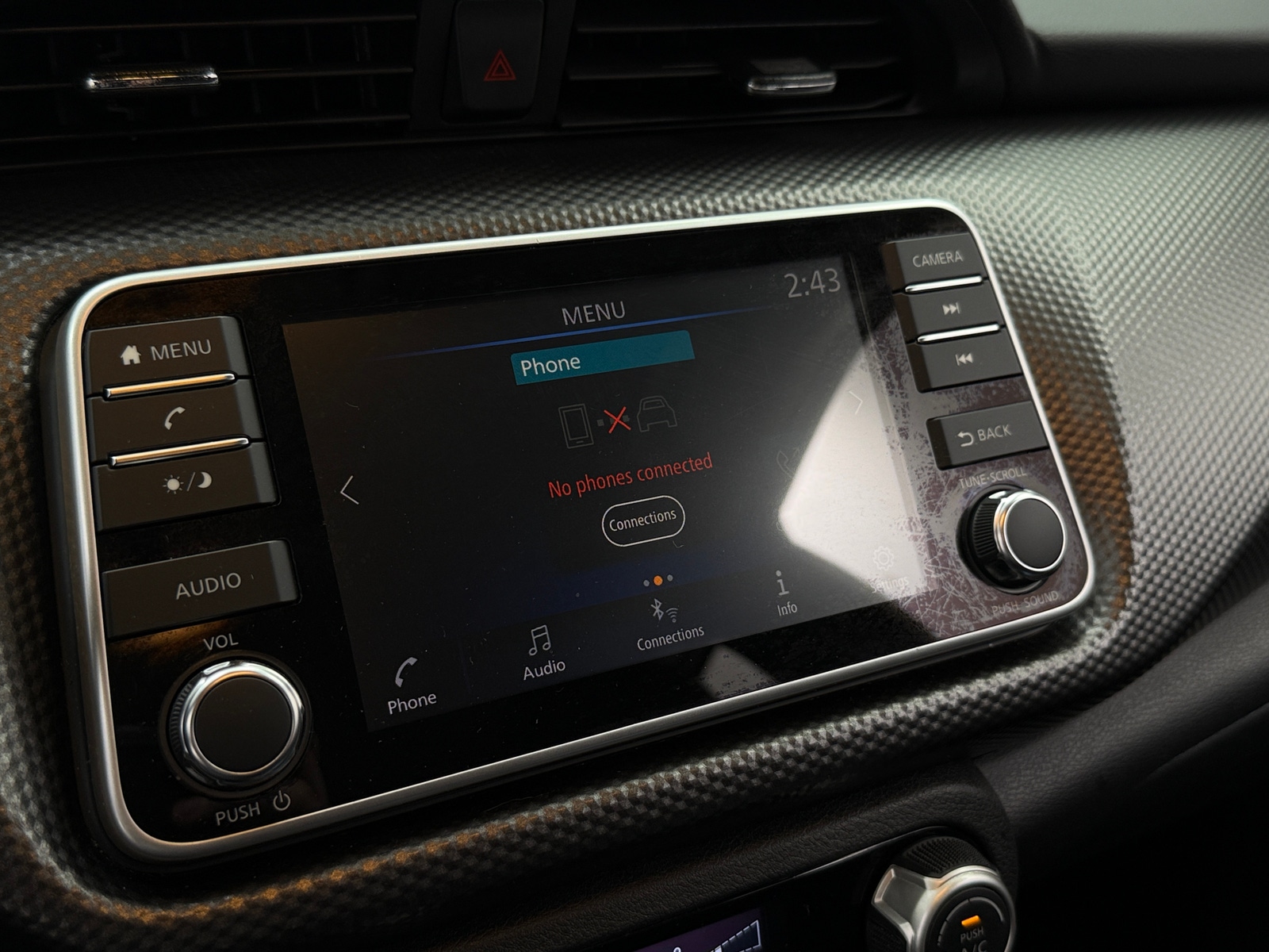 Thumbnail: 2019 Nissan Kicks - 4