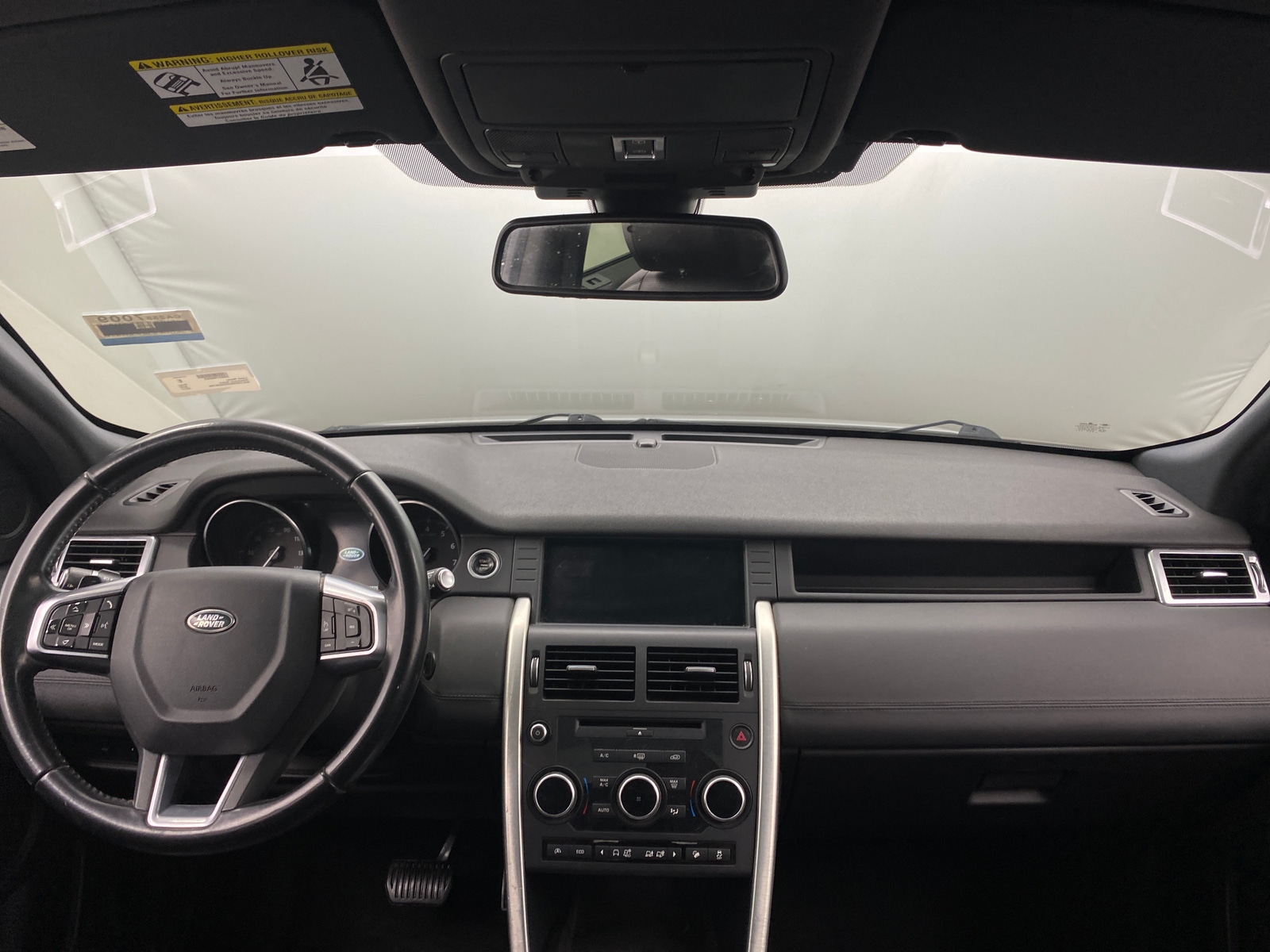 Thumbnail: 2017 Land Rover Discovery Sport - 2