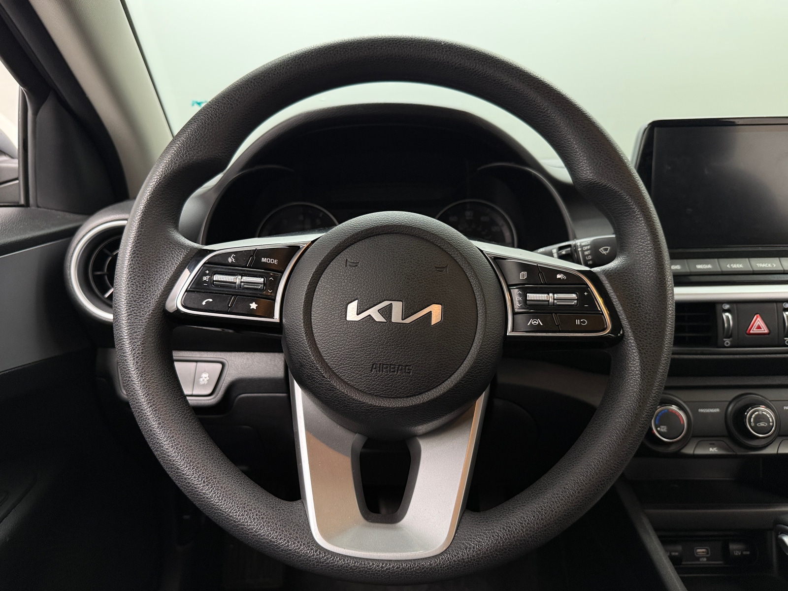 Thumbnail: 2023 Kia Forte - 5