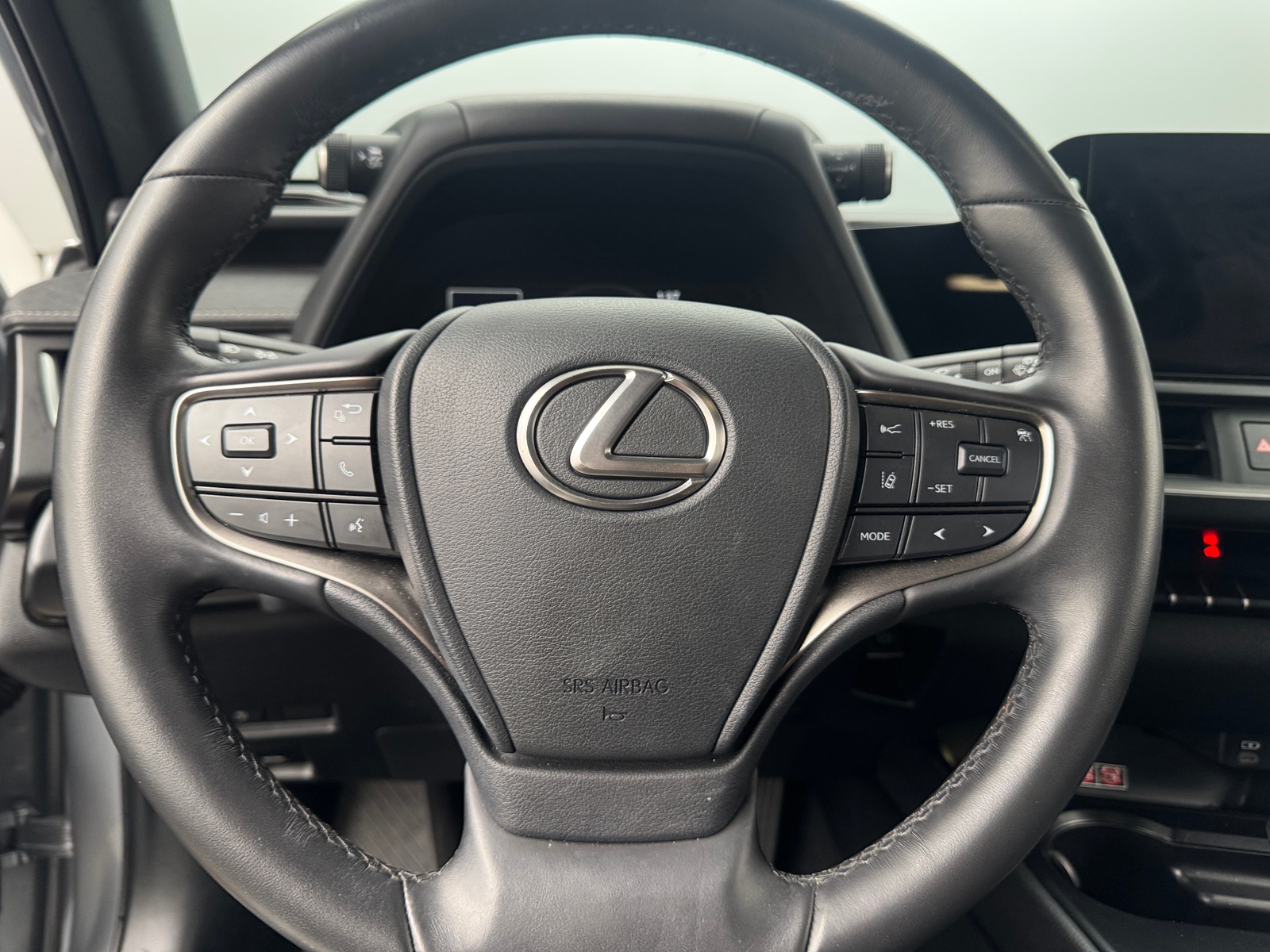 Thumbnail: 2023 Lexus UX - 4