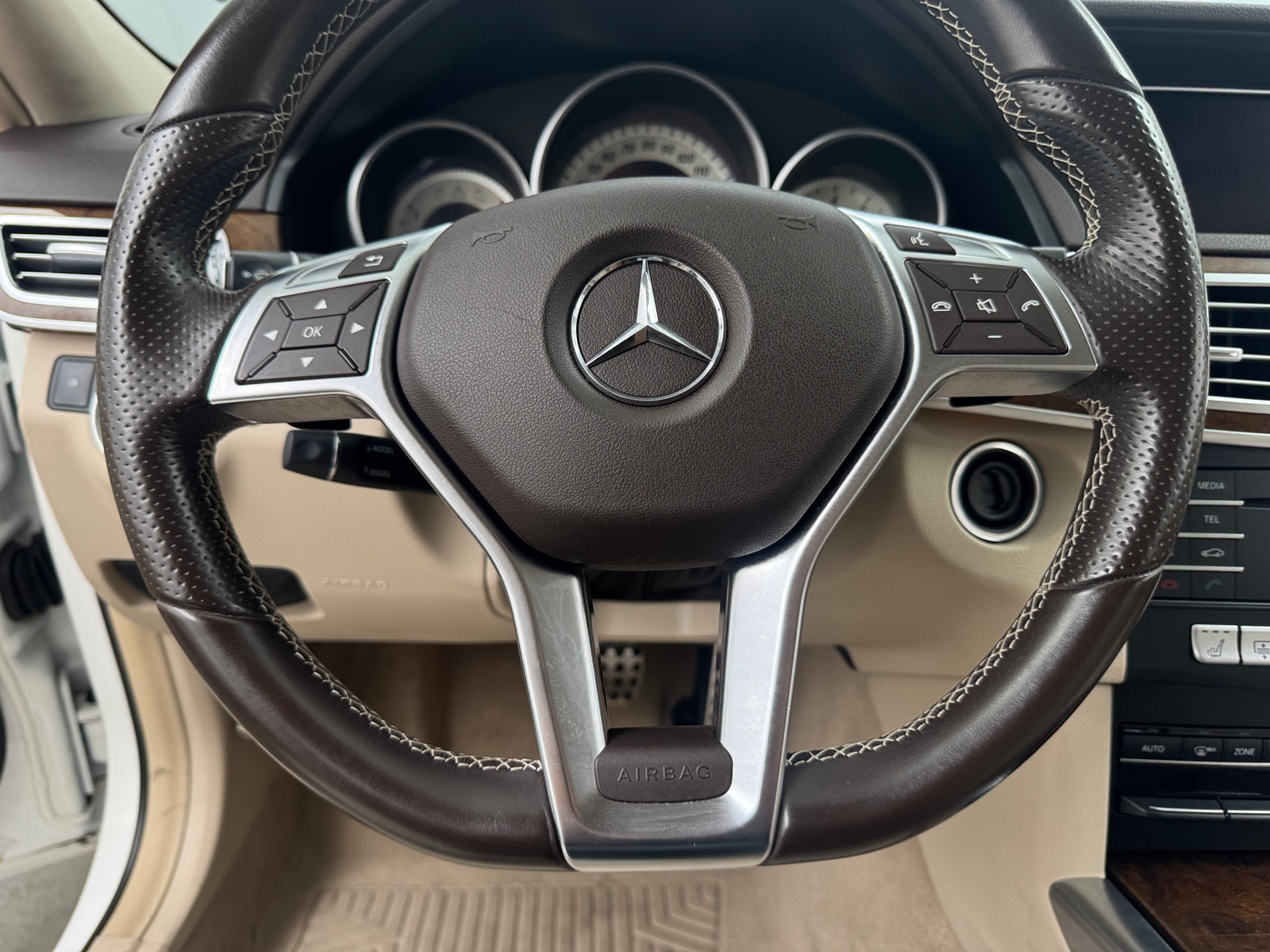 Thumbnail: 2016 Mercedes-Benz E-Class - 4