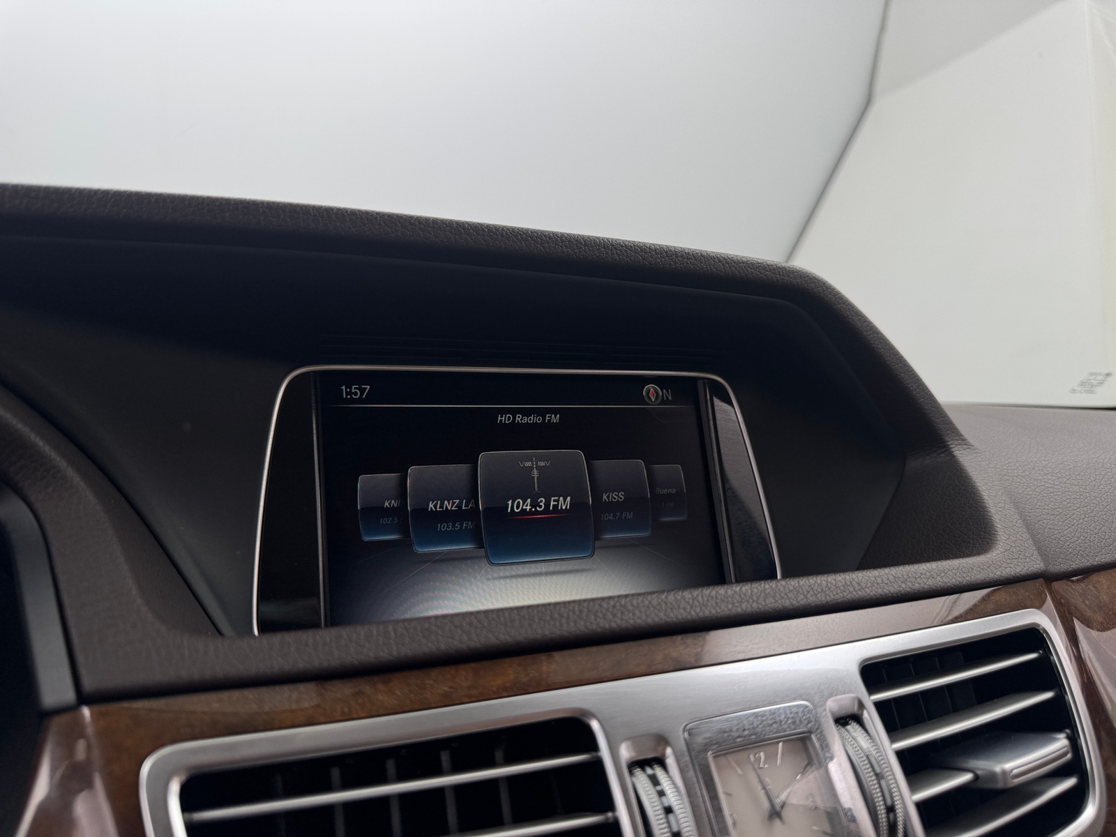Thumbnail: 2016 Mercedes-Benz E-Class - 3
