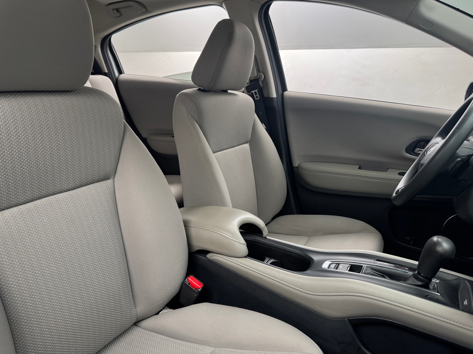 Thumbnail: 2017 Honda HR-V - 2
