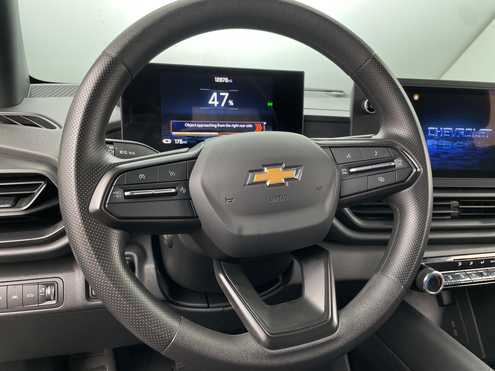 Thumbnail: 2024 Chevrolet Silverado EV - 5