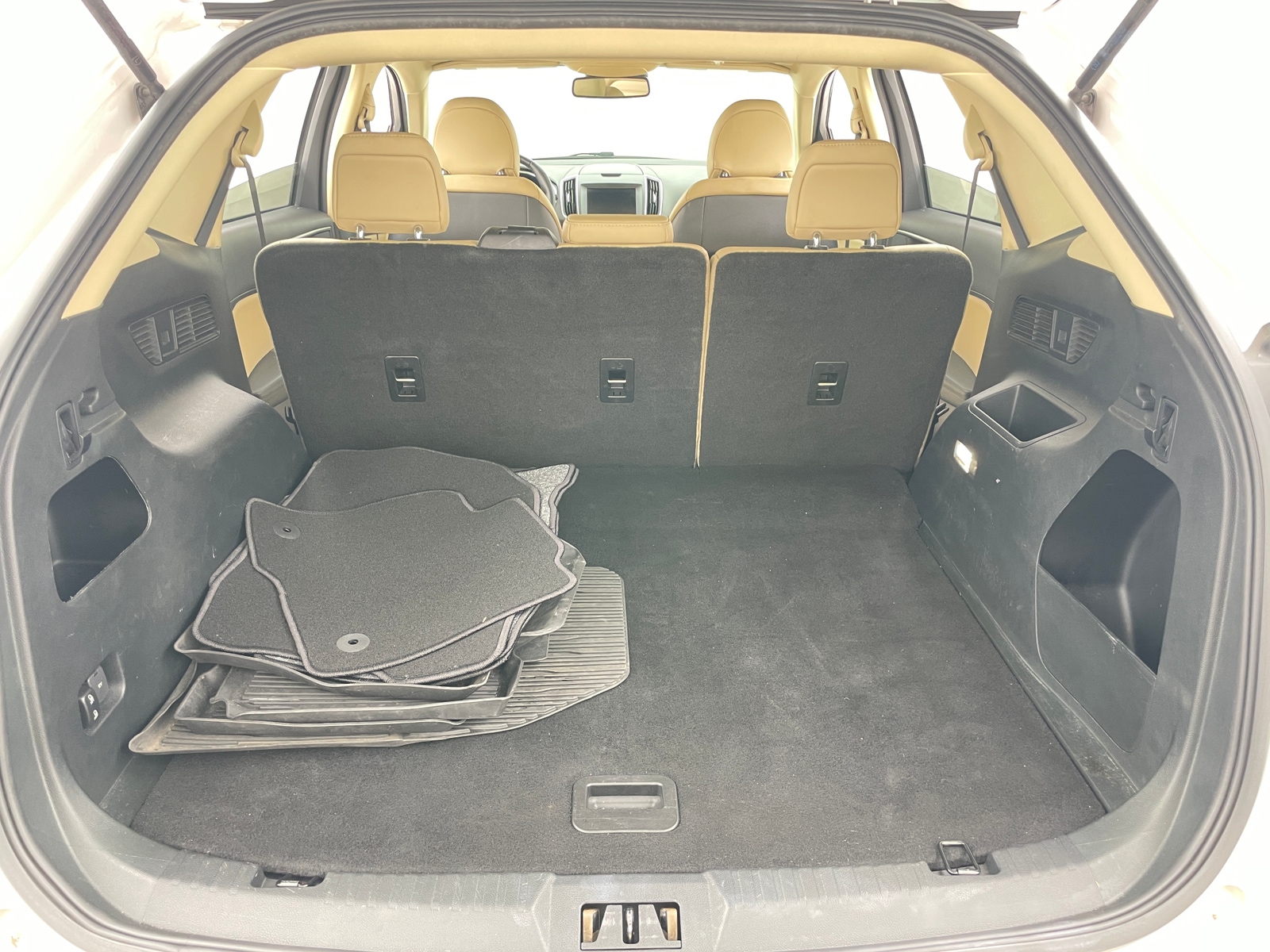 Thumbnail: 2019 Ford Edge - 7
