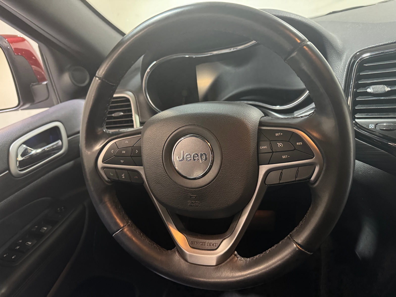 Thumbnail: 2020 Jeep Grand Cherokee - 5