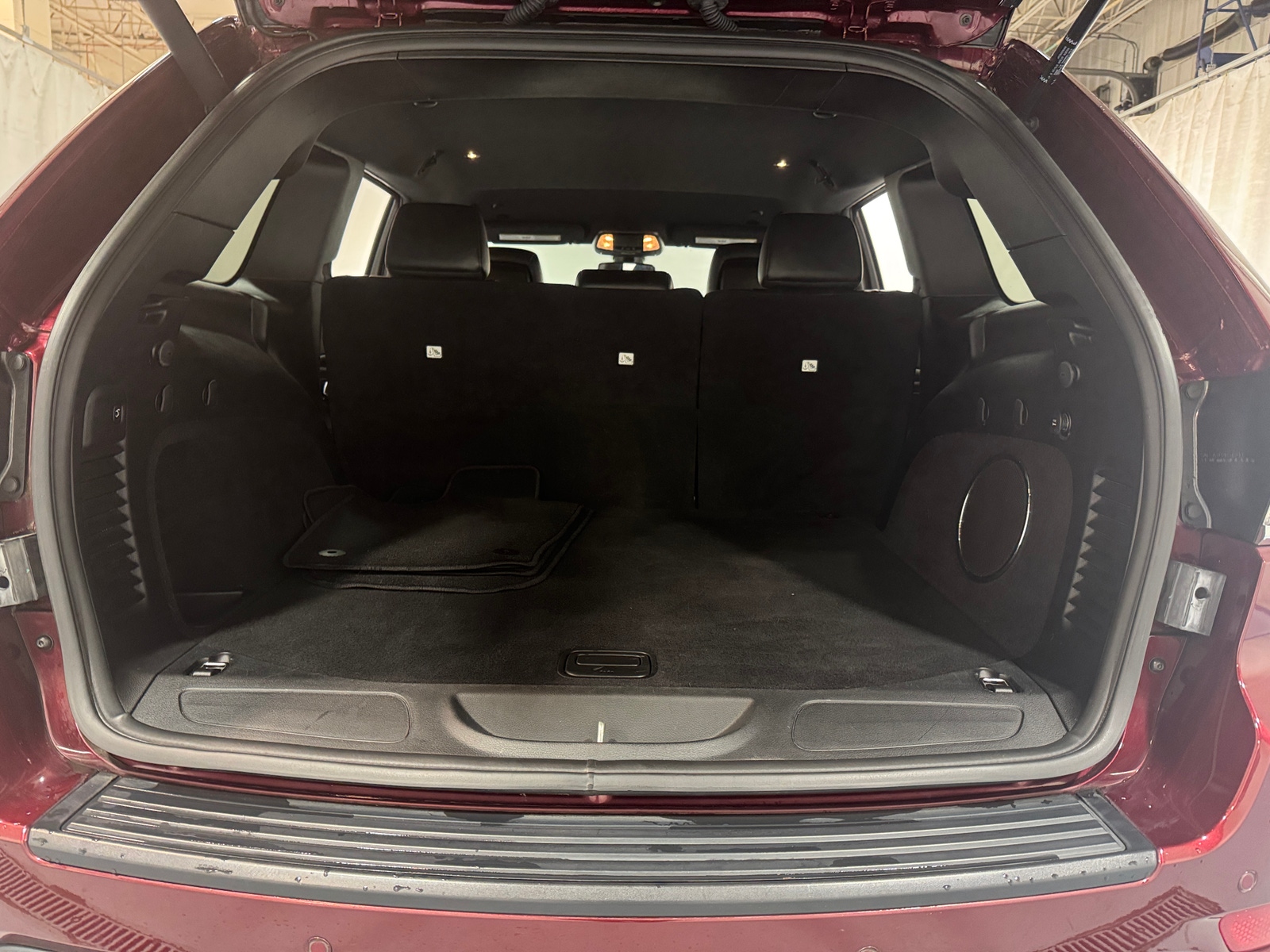 Thumbnail: 2020 Jeep Grand Cherokee - 7