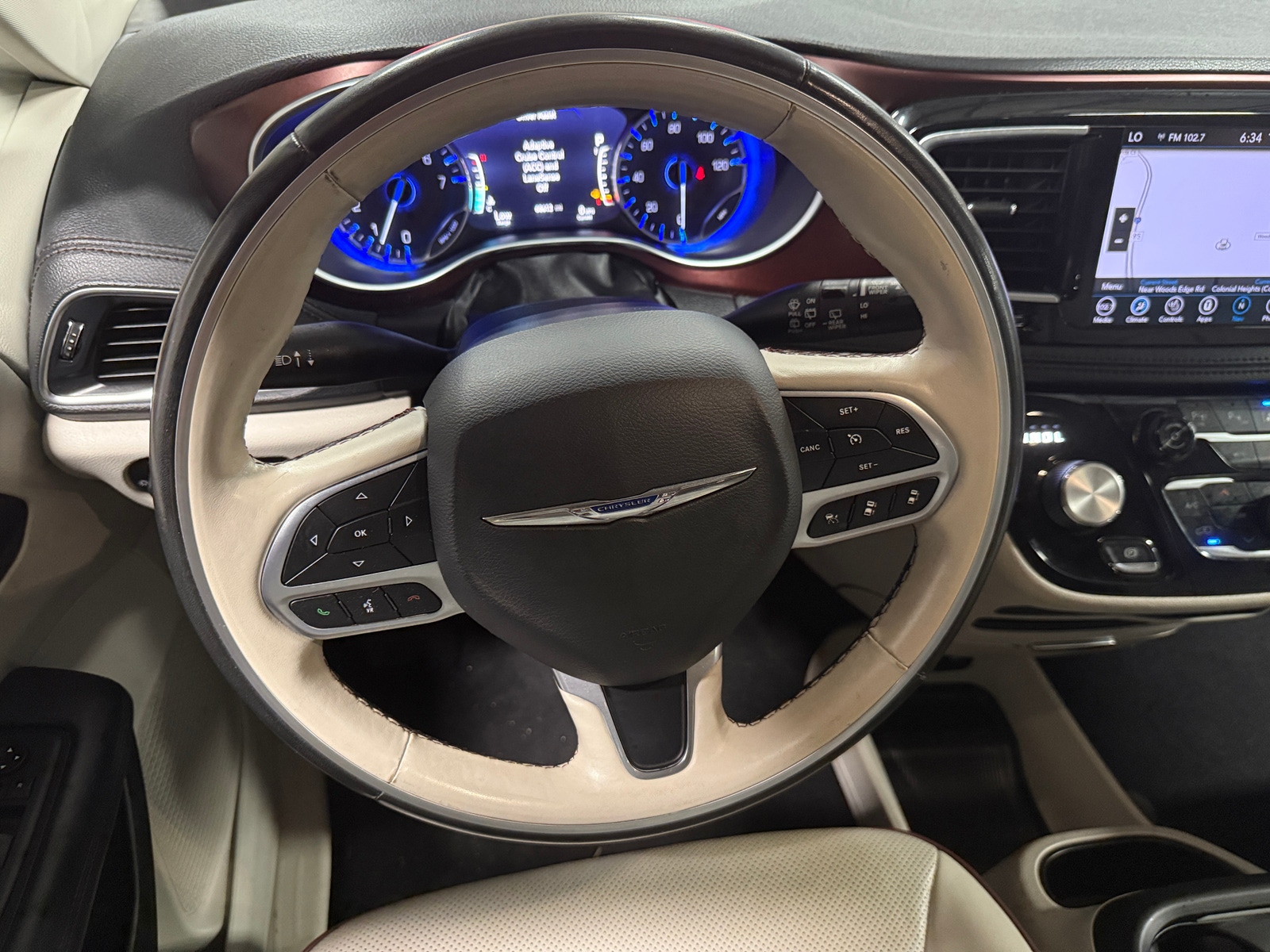 Thumbnail: 2020 Chrysler Pacifica - 4