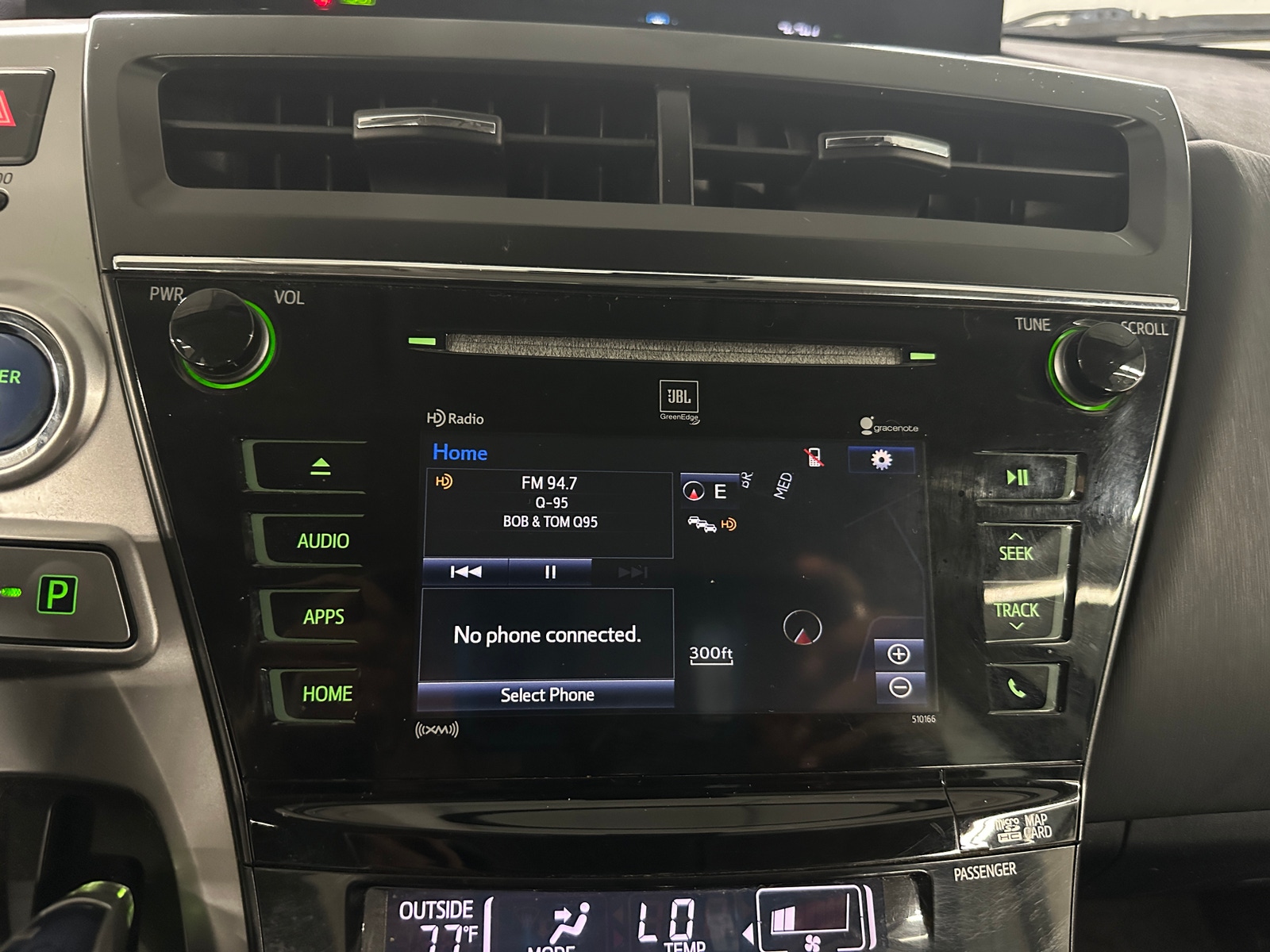 Thumbnail: 2017 Toyota Prius v - 4