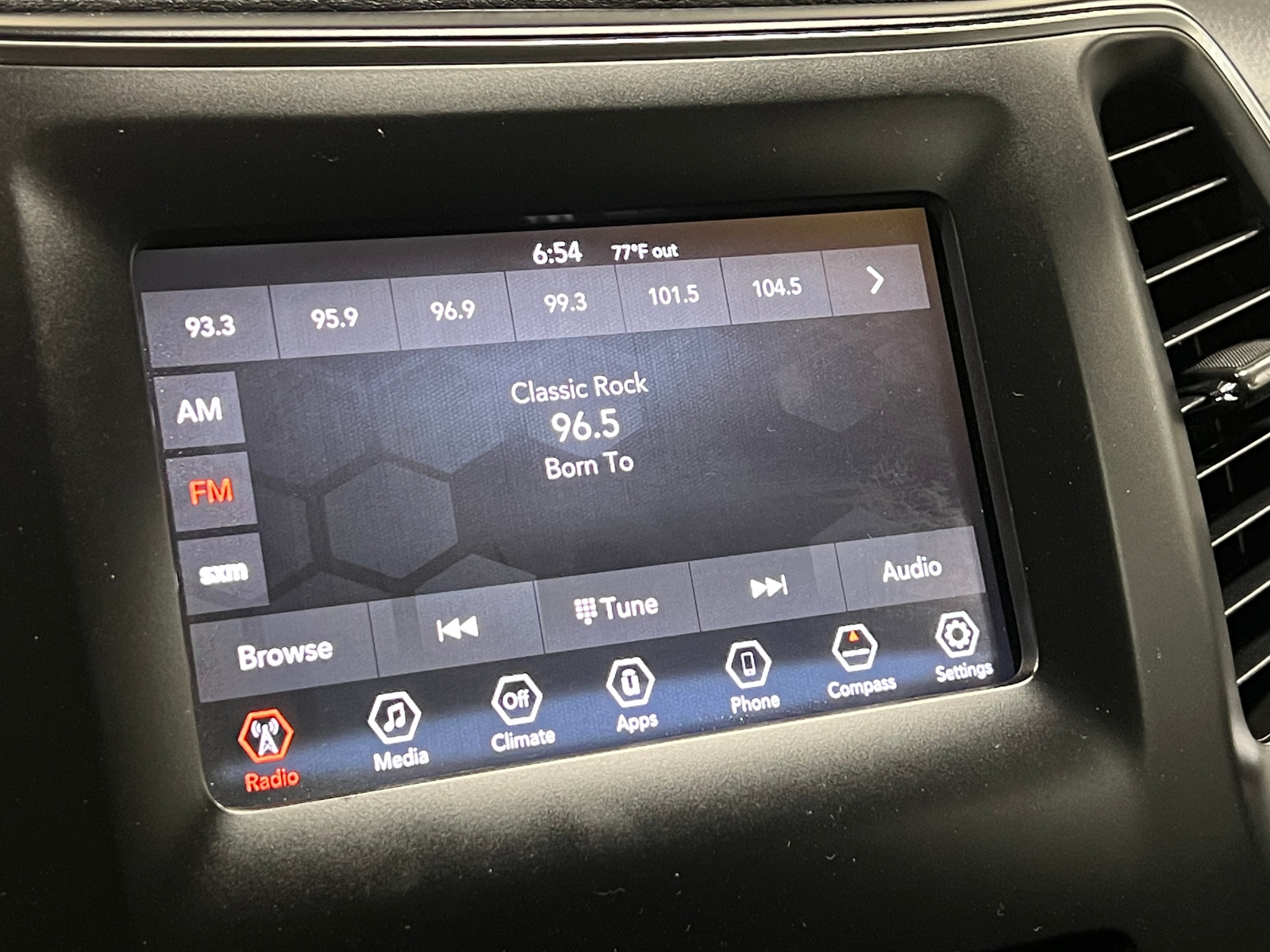 Thumbnail: 2020 Jeep Cherokee - 4