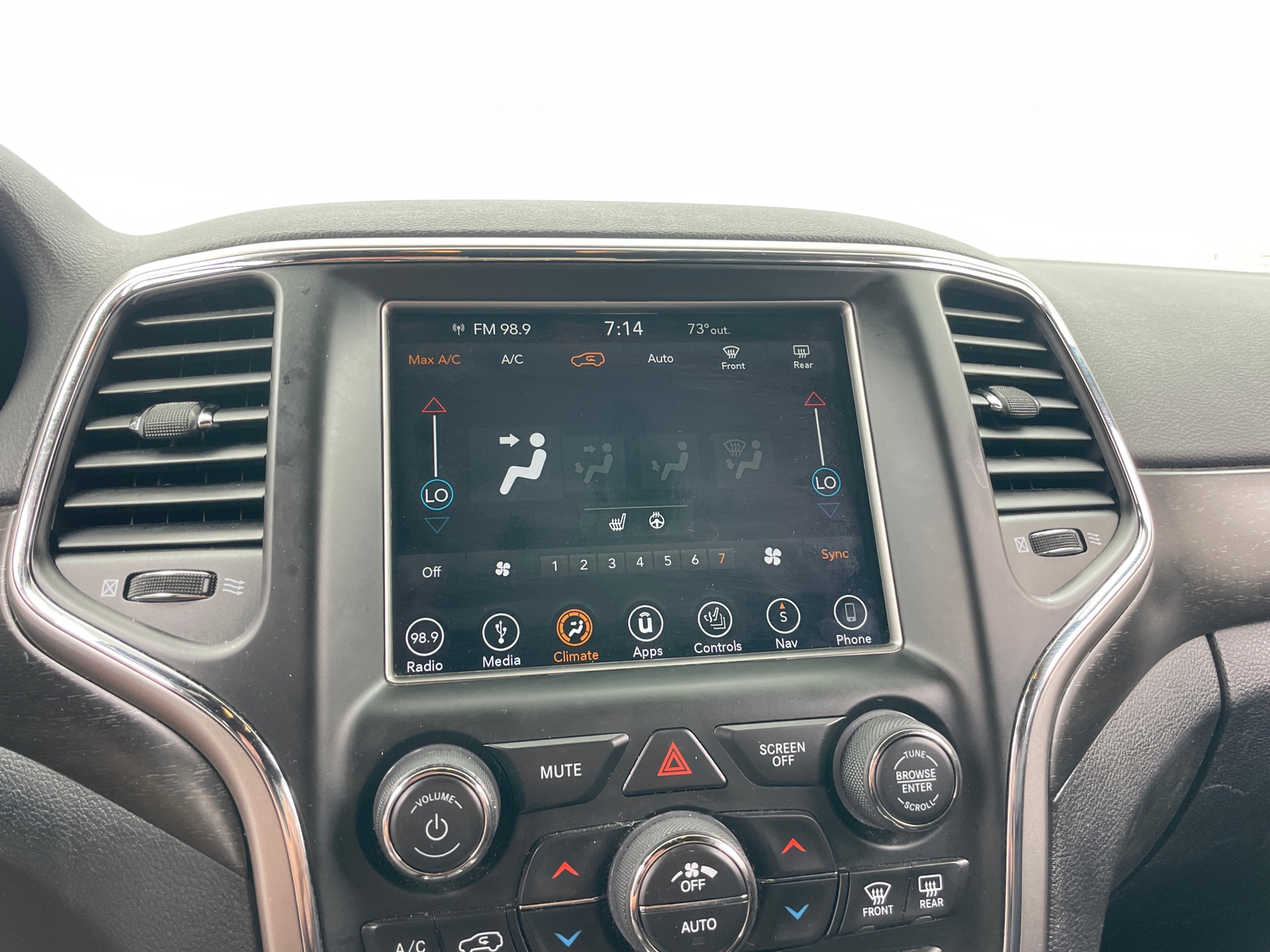 Thumbnail: 2018 Jeep Grand Cherokee - 4