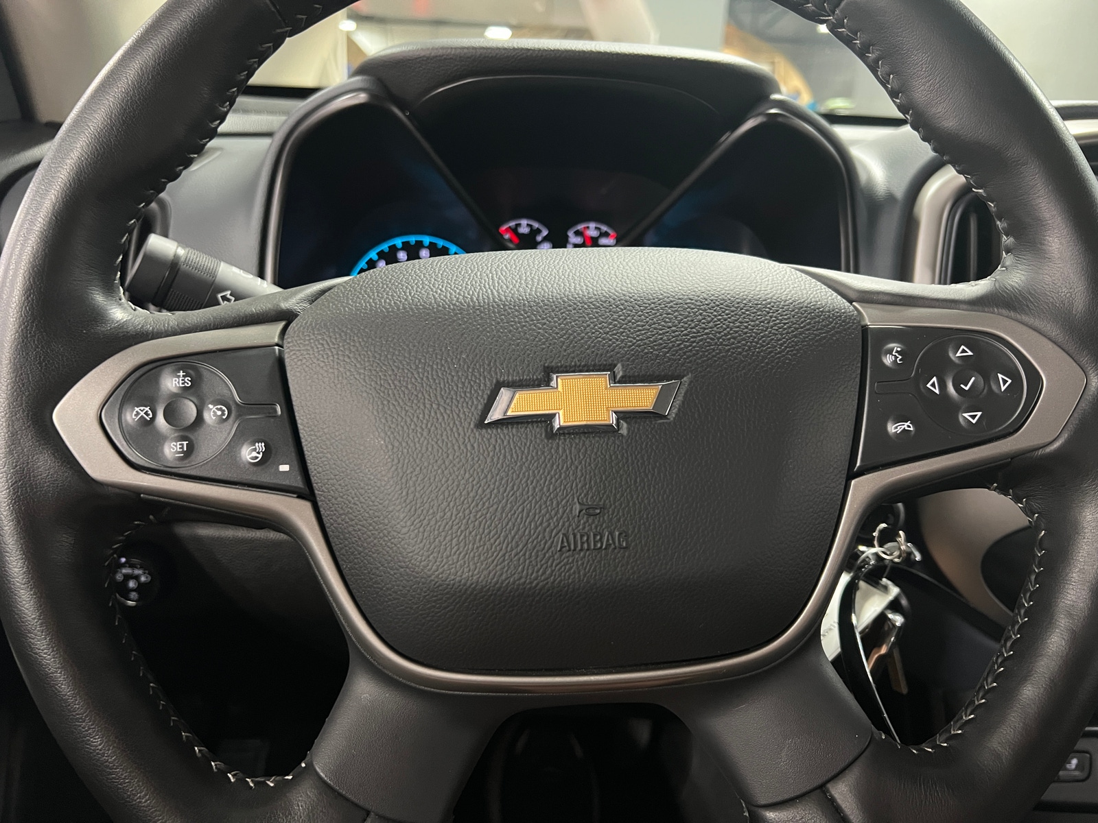 Thumbnail: 2022 Chevrolet Colorado - 5